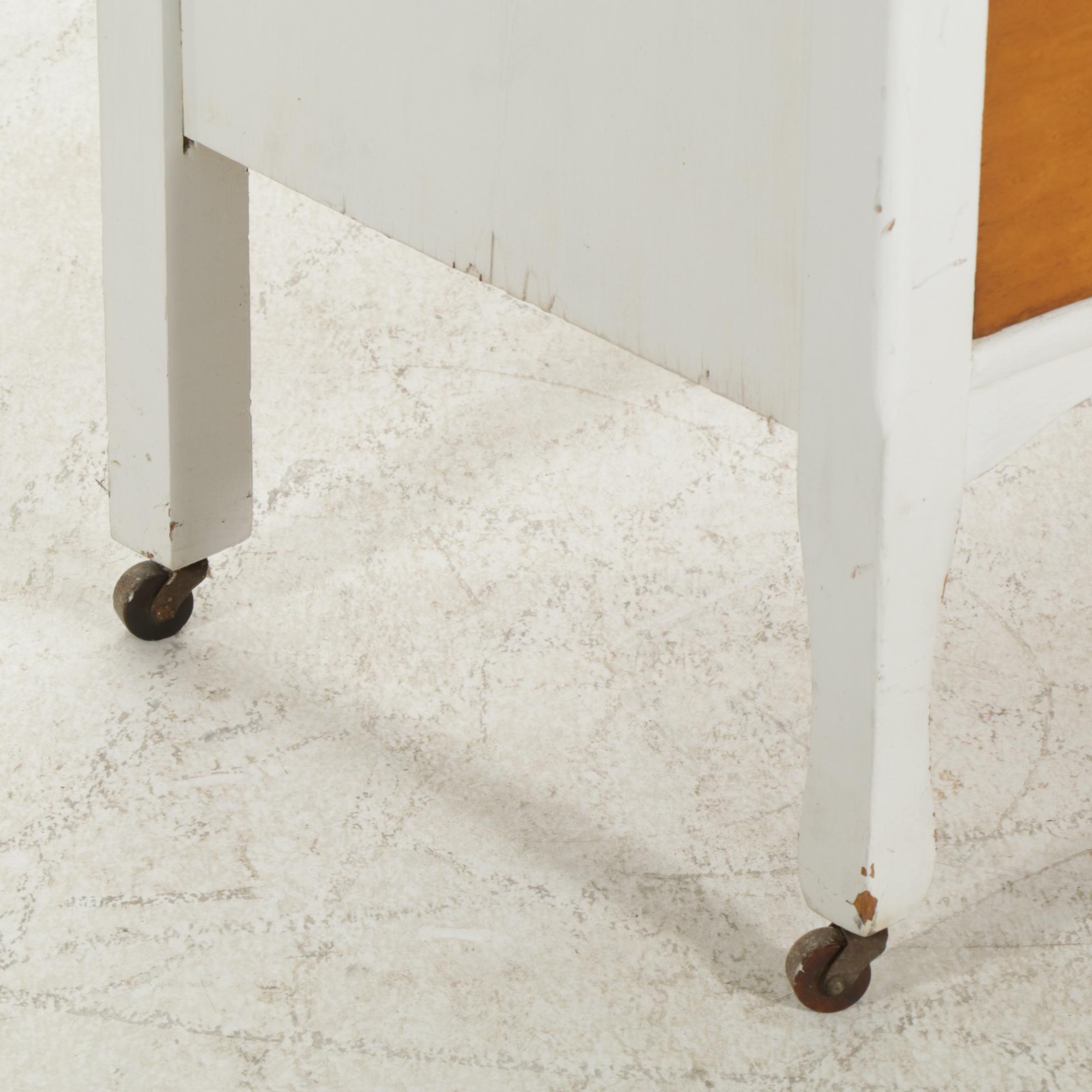 Lebanon Valley Painted Serpentine Front Chest of Drawers, Mid-20th Century