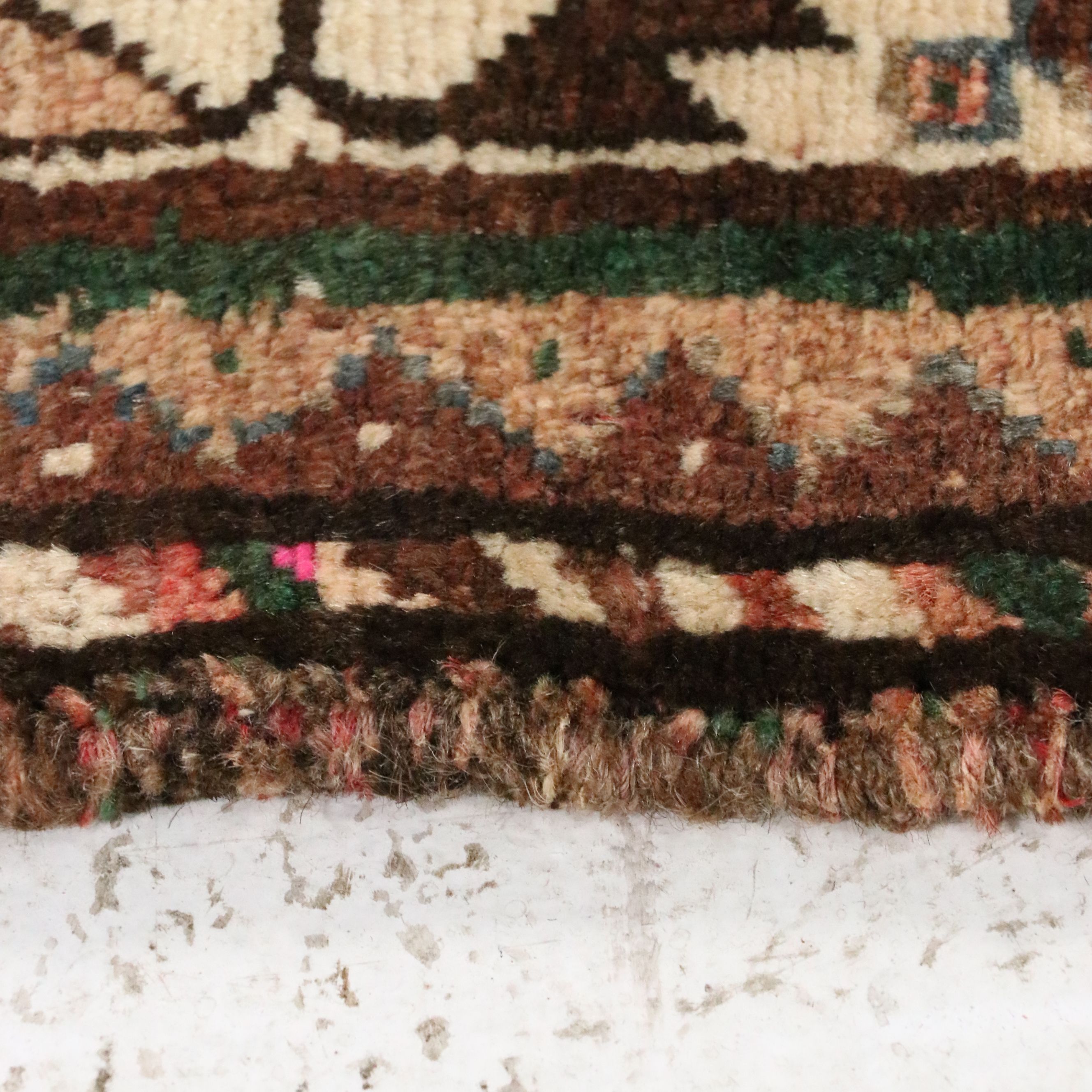 5'6 x 8'5 Hand-Knotted Persian Qashqai Area Rug