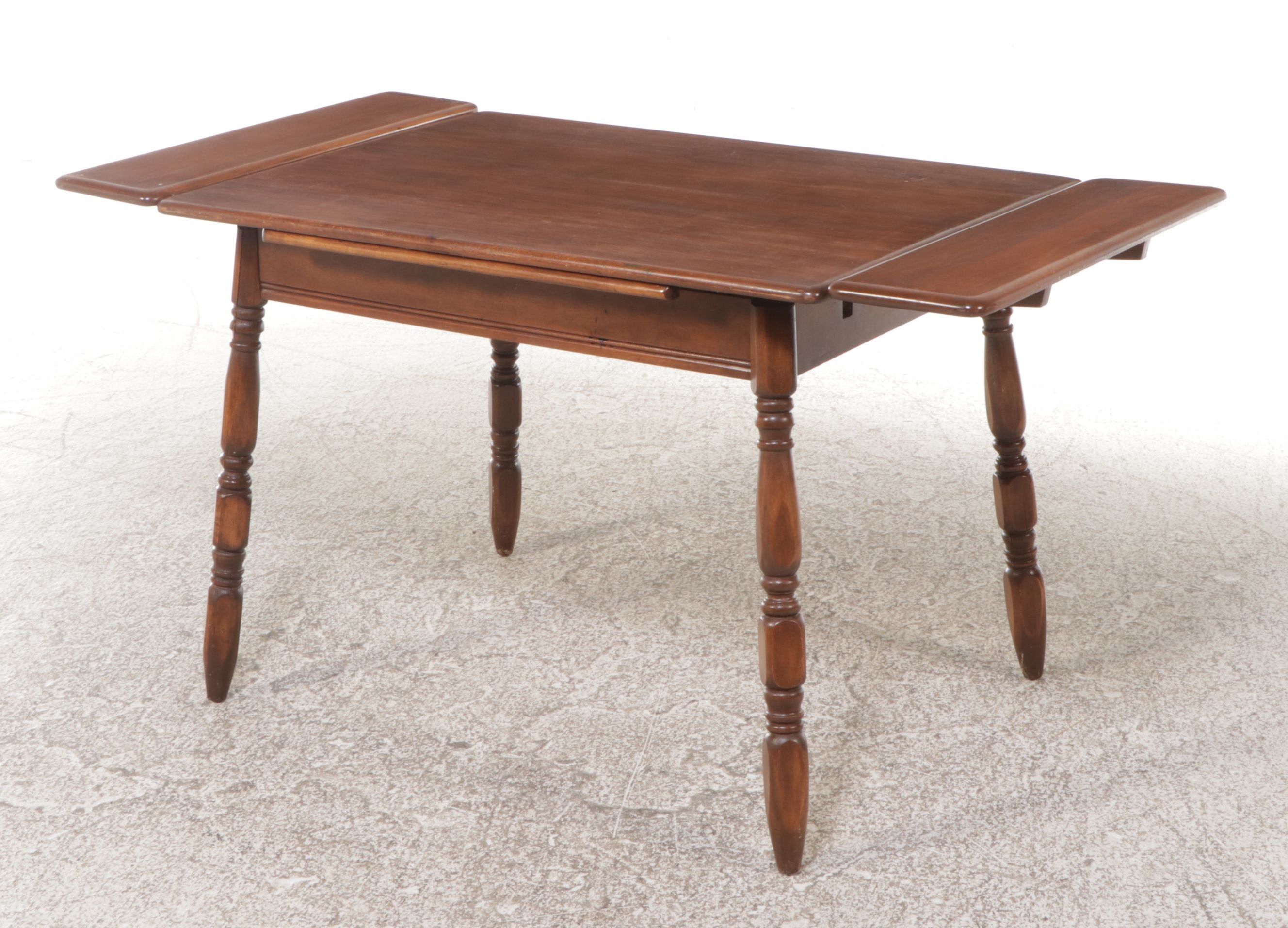 American Colonial Style Cherry Dining Table, Mid to Late 20th Century