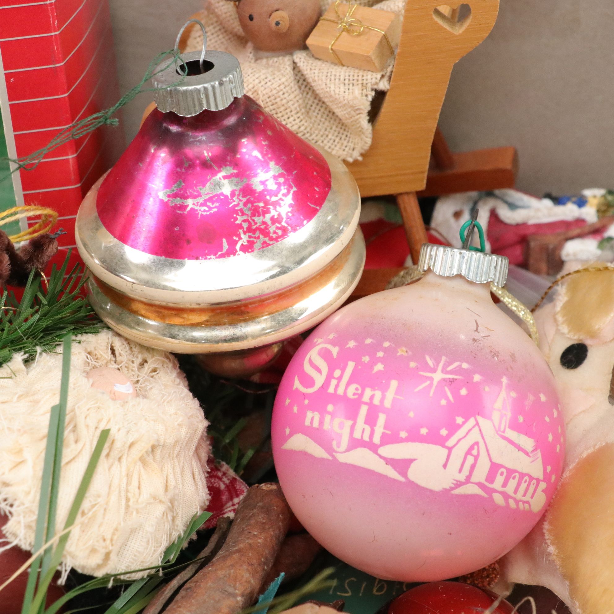 Boyds Bears & Friends with Hallmark "Holiday Magic" and More Christmas Ornaments