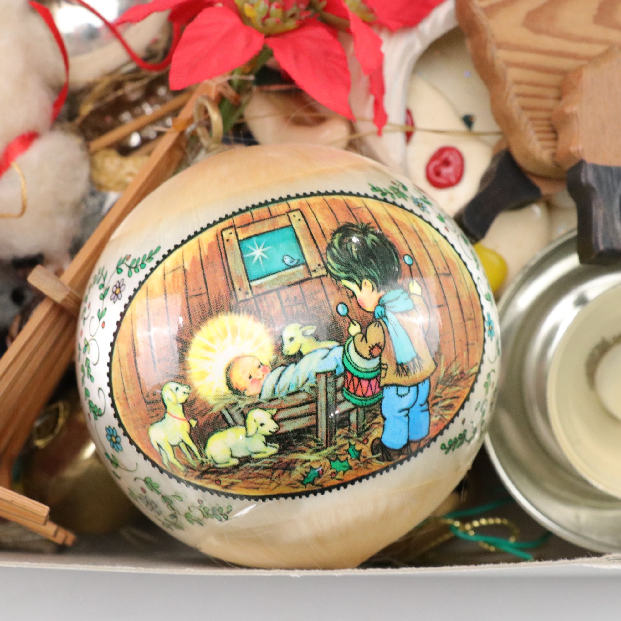 Boyds Bears & Friends with Hallmark "Holiday Magic" and More Christmas Ornaments