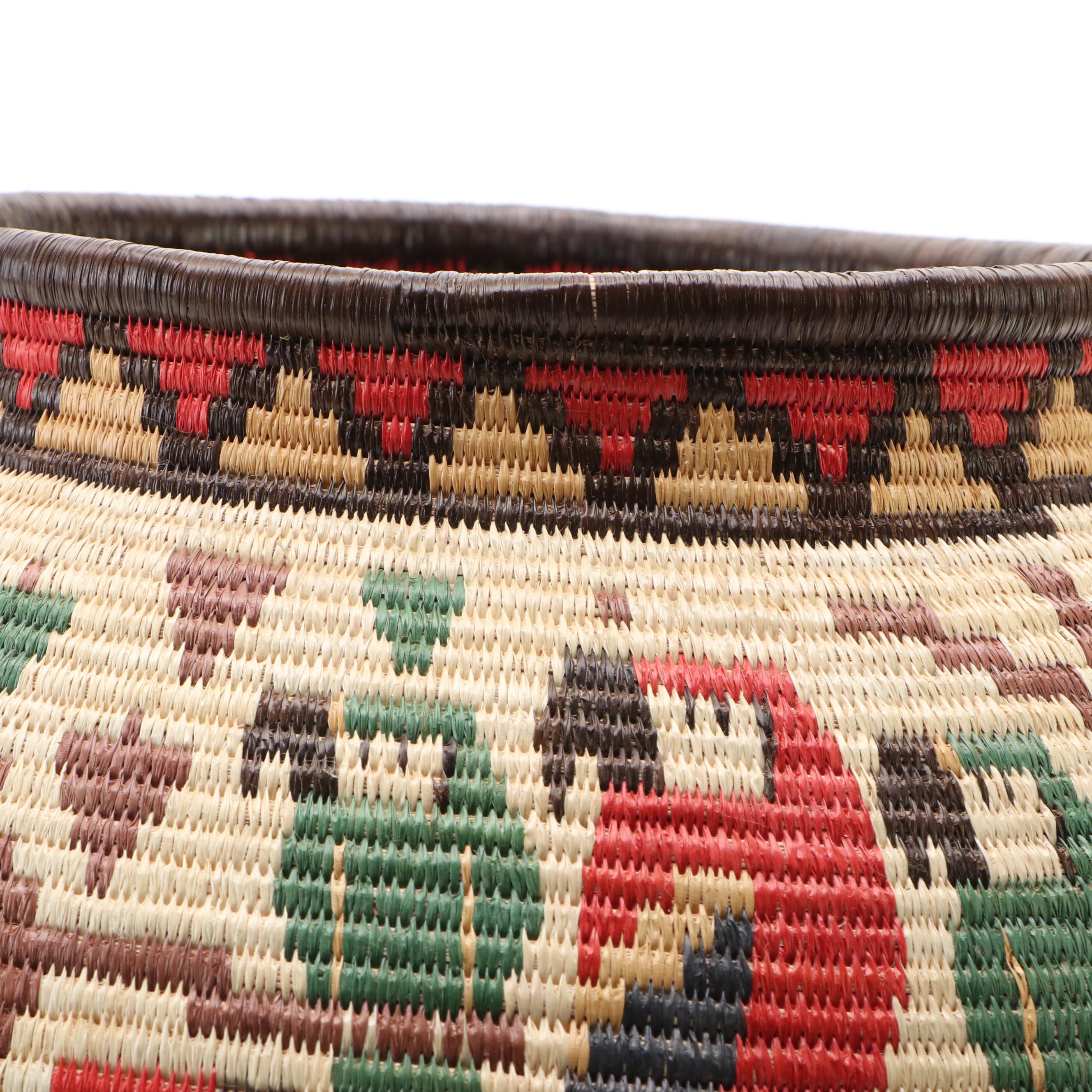 Wounaan "Hösig Di" Tropical Bird Polychrome  Basket