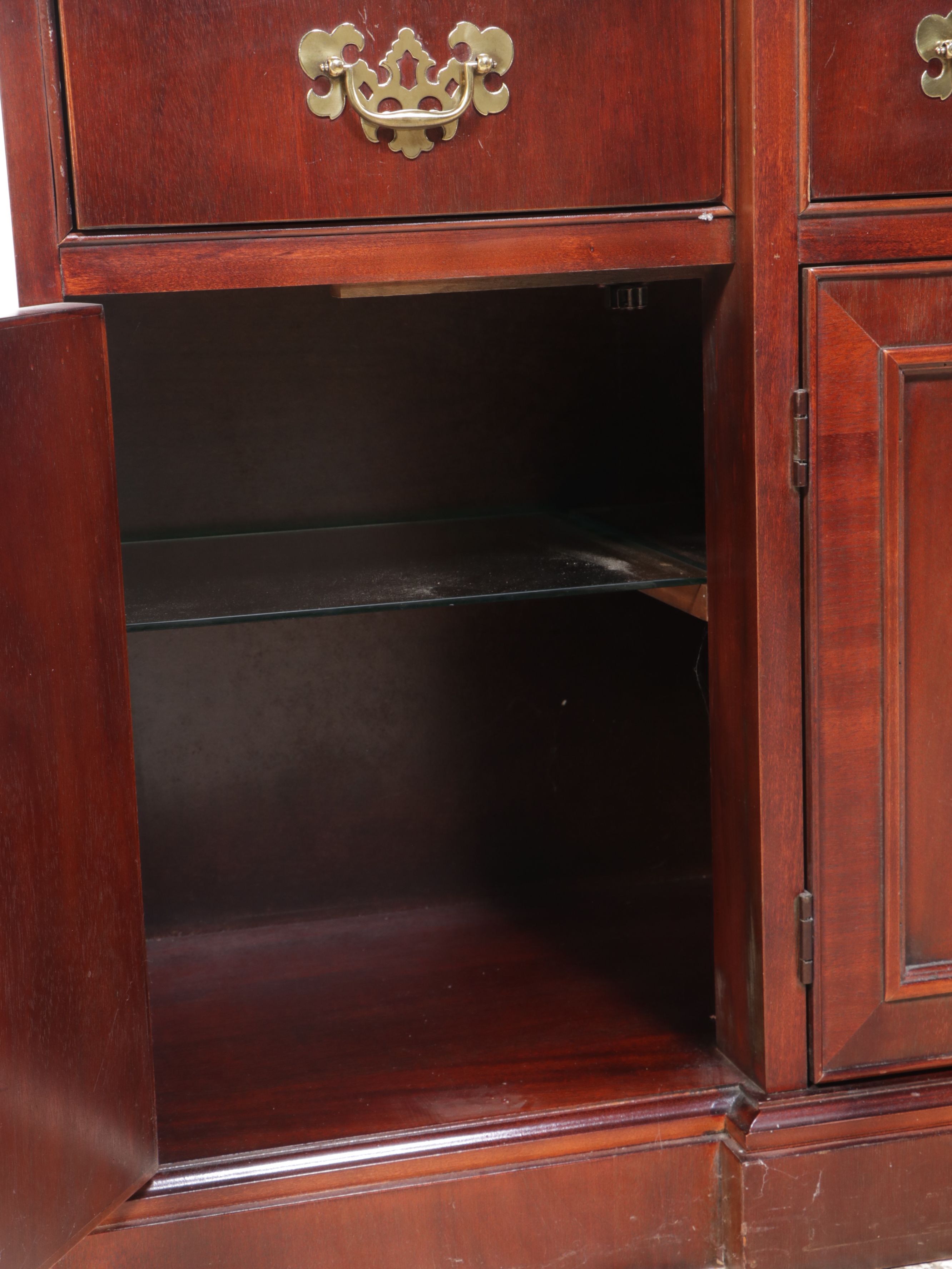 Bernhardt Chippendale Style Mahogany China Cabinet