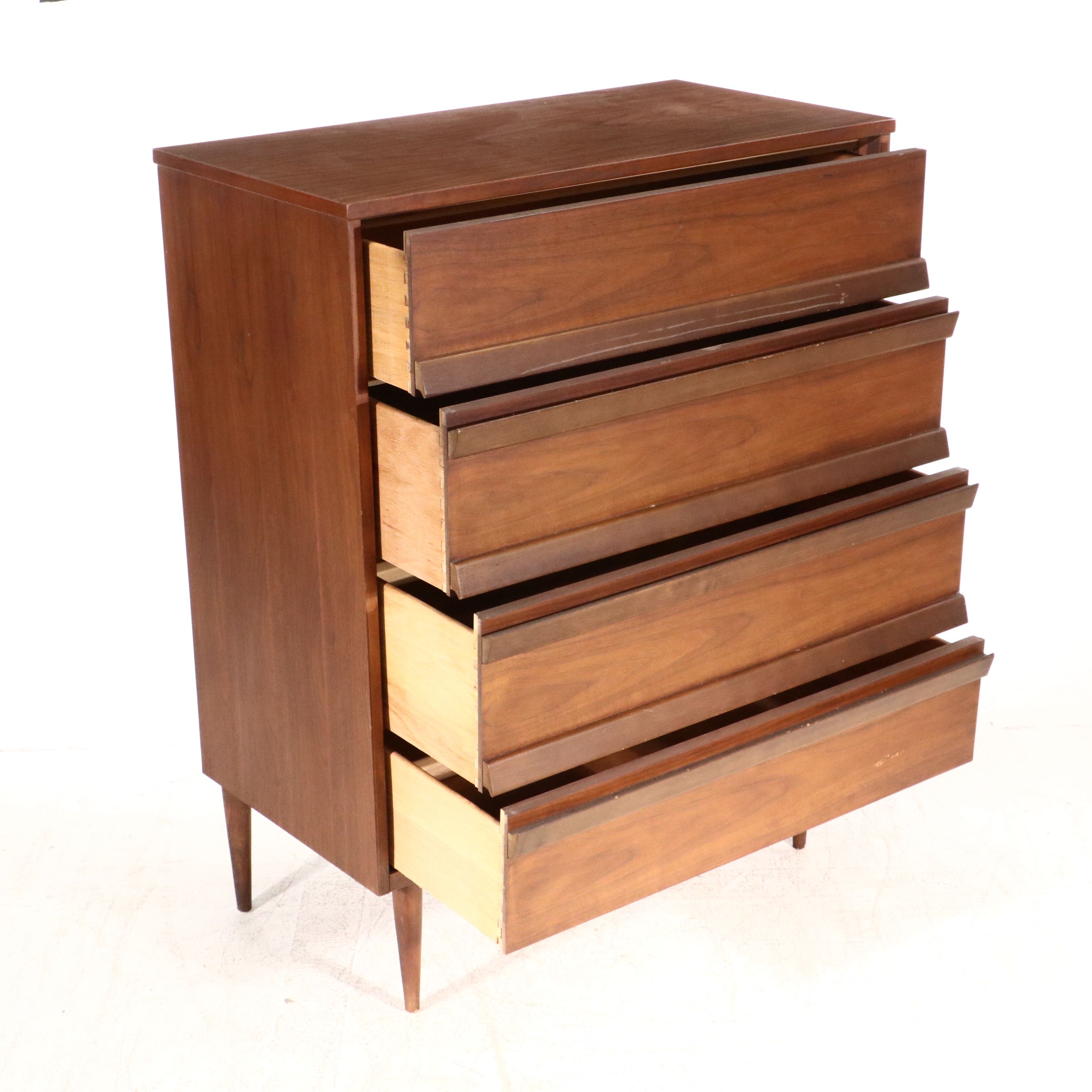 Bassett Furniture Mid Century Modern Style Walnut Chest of Drawers