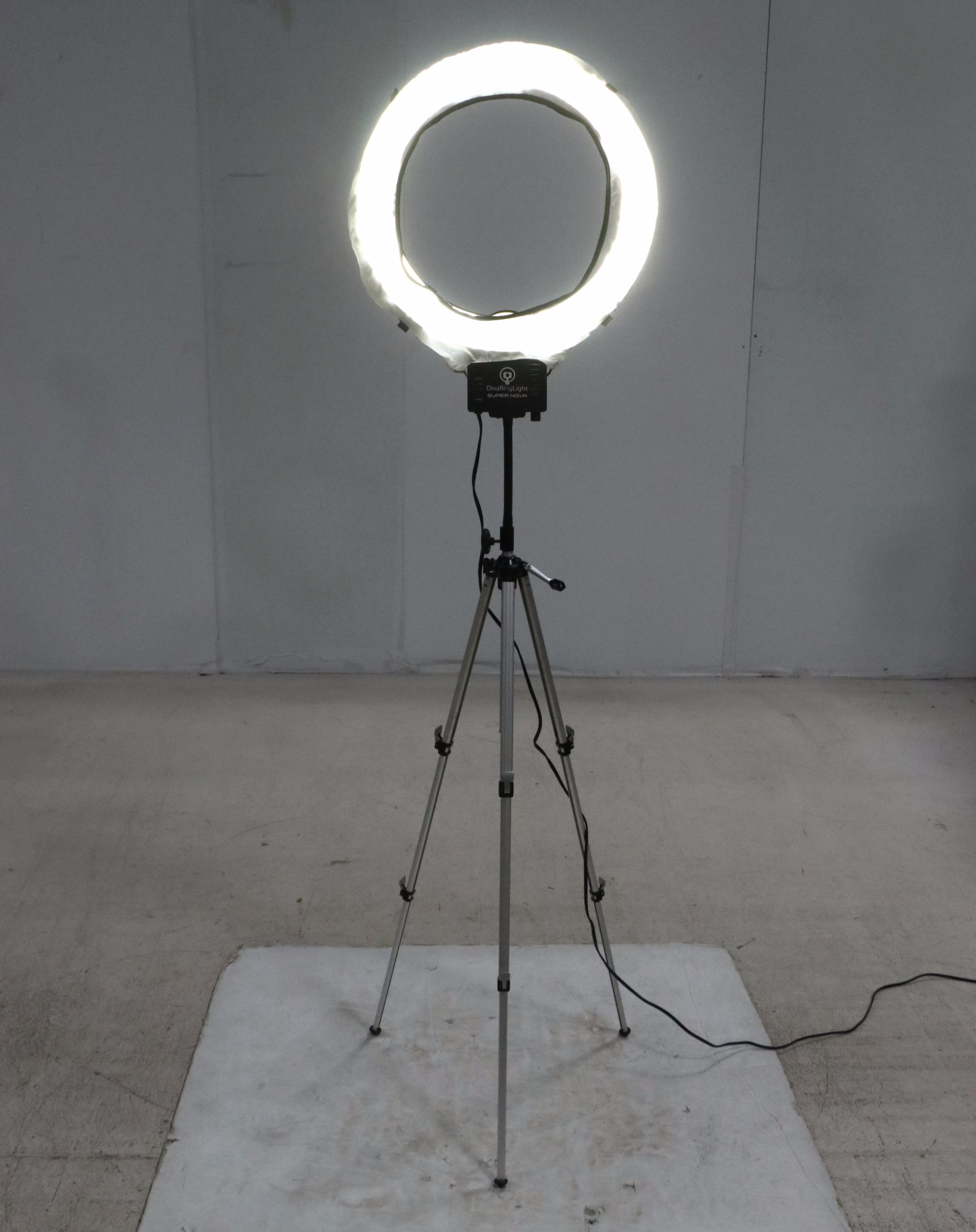 Super Nova Diva Ring Light with Tripod Stand