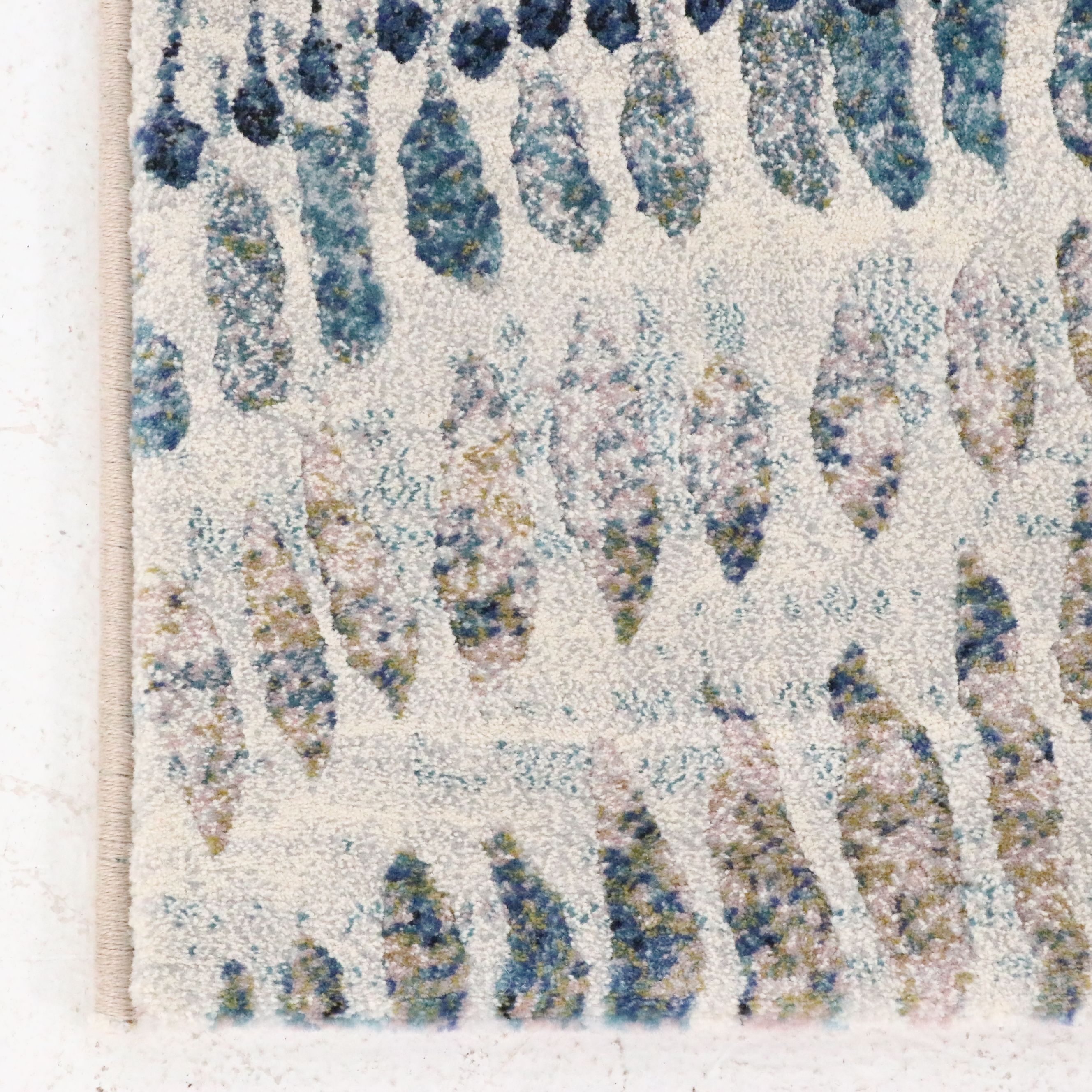 4' x 5'3 Machine Made Couristan Easton "Charles" Area Rug