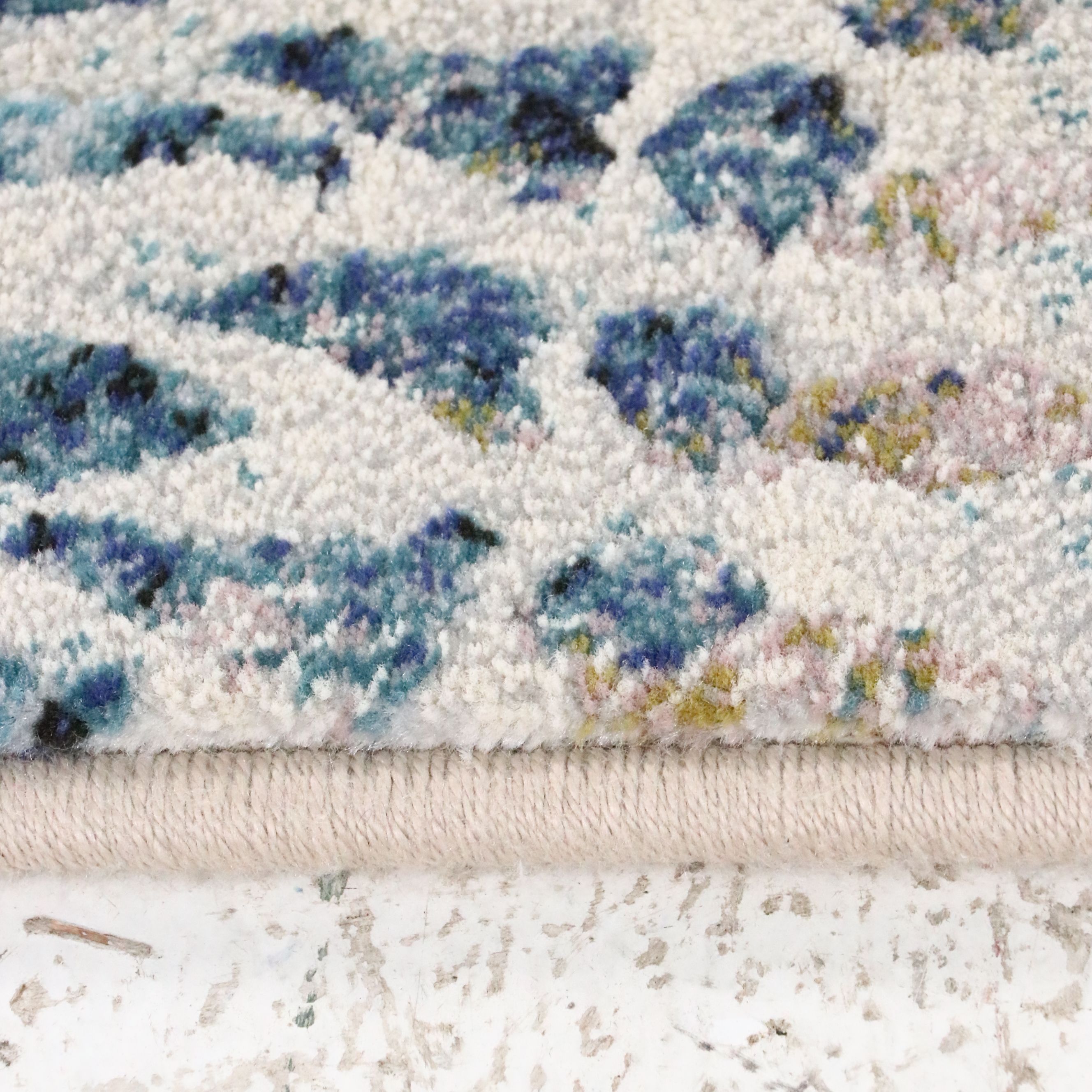 4' x 5'3 Machine Made Couristan Easton "Charles" Area Rug