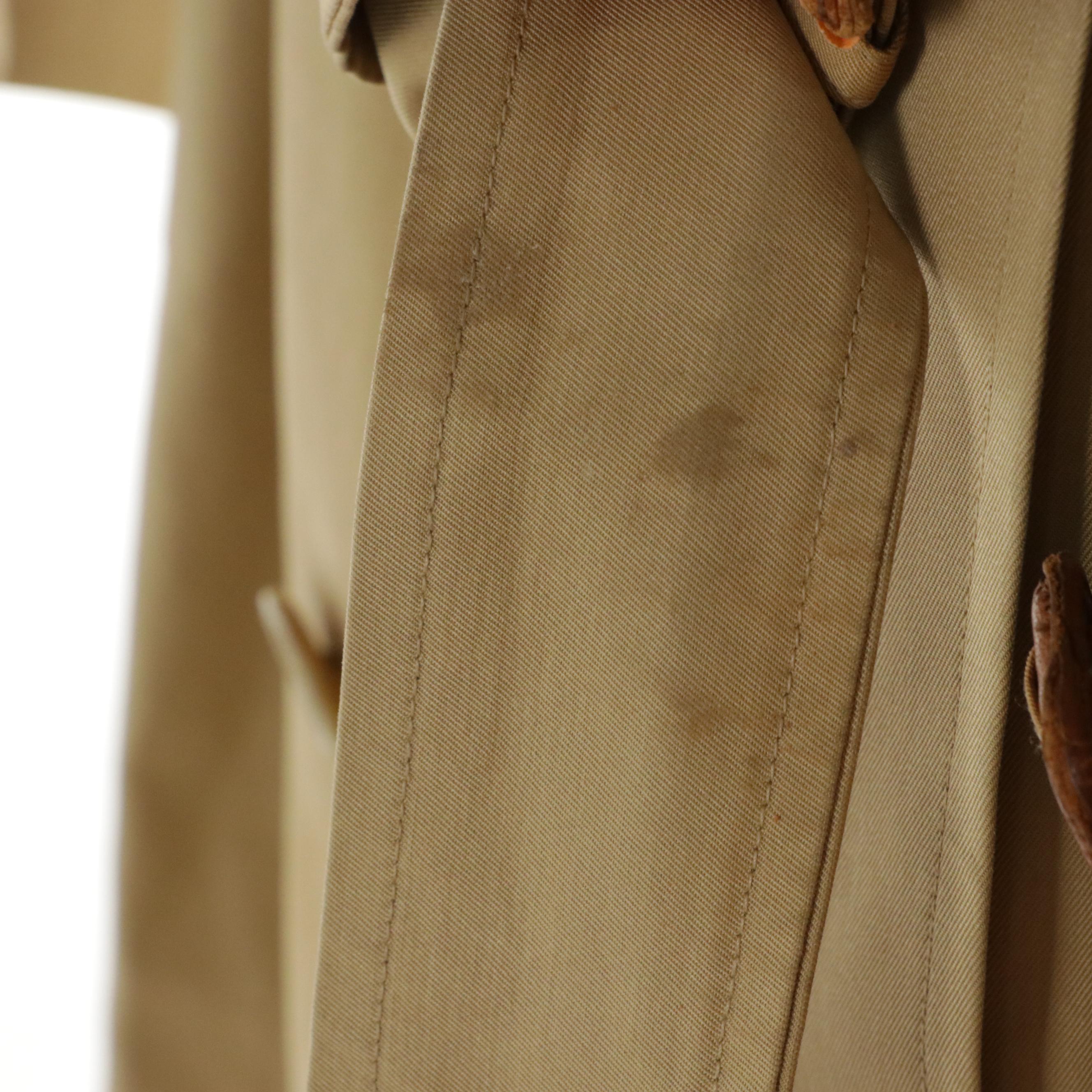 Burberrys Double-Breasted Cotton Trenchcoat with Check Lining