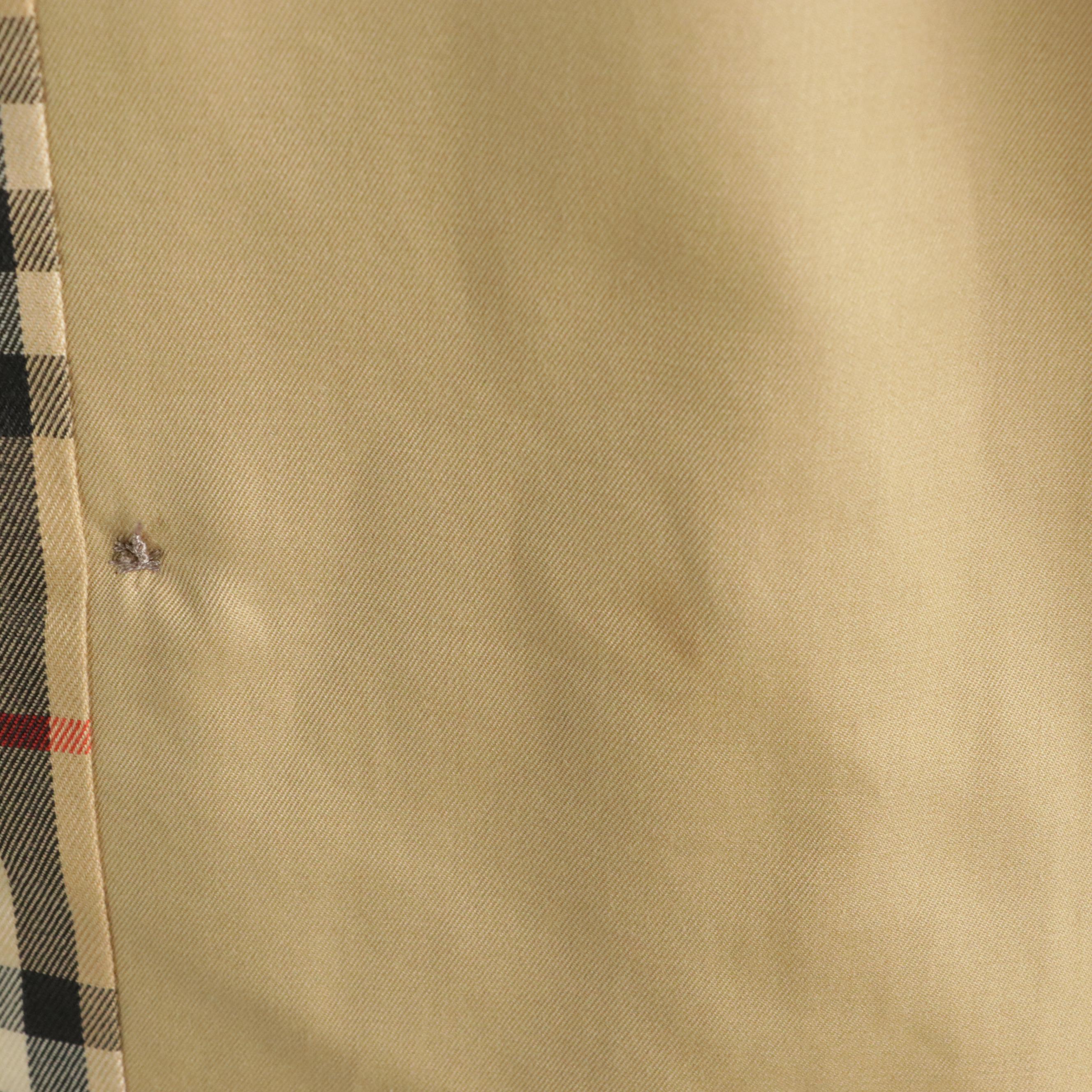 Burberrys Double-Breasted Cotton Trenchcoat with Check Lining