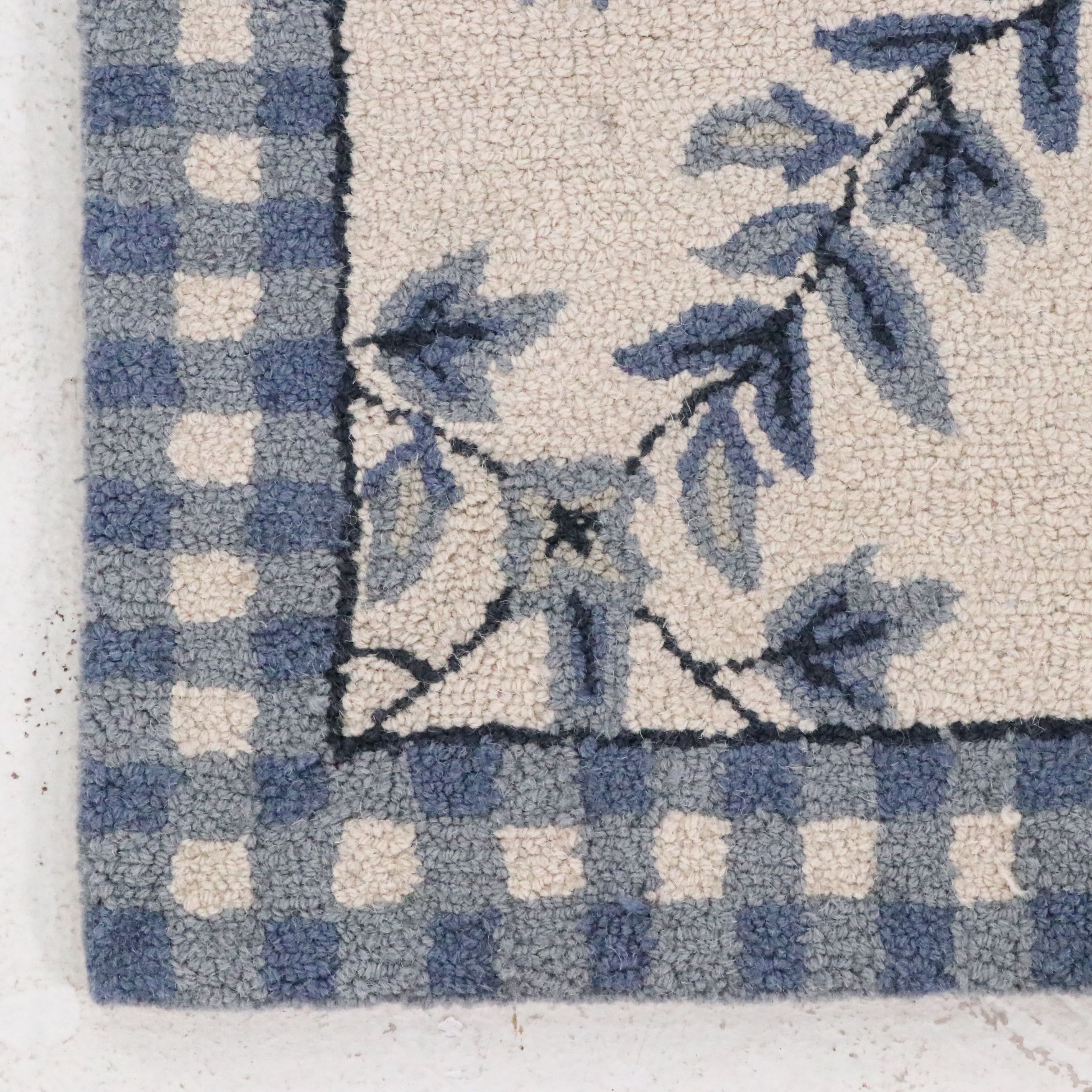 2'7 x 4' Hand-Tufted Safavieh "Chelsea" Accent Rug