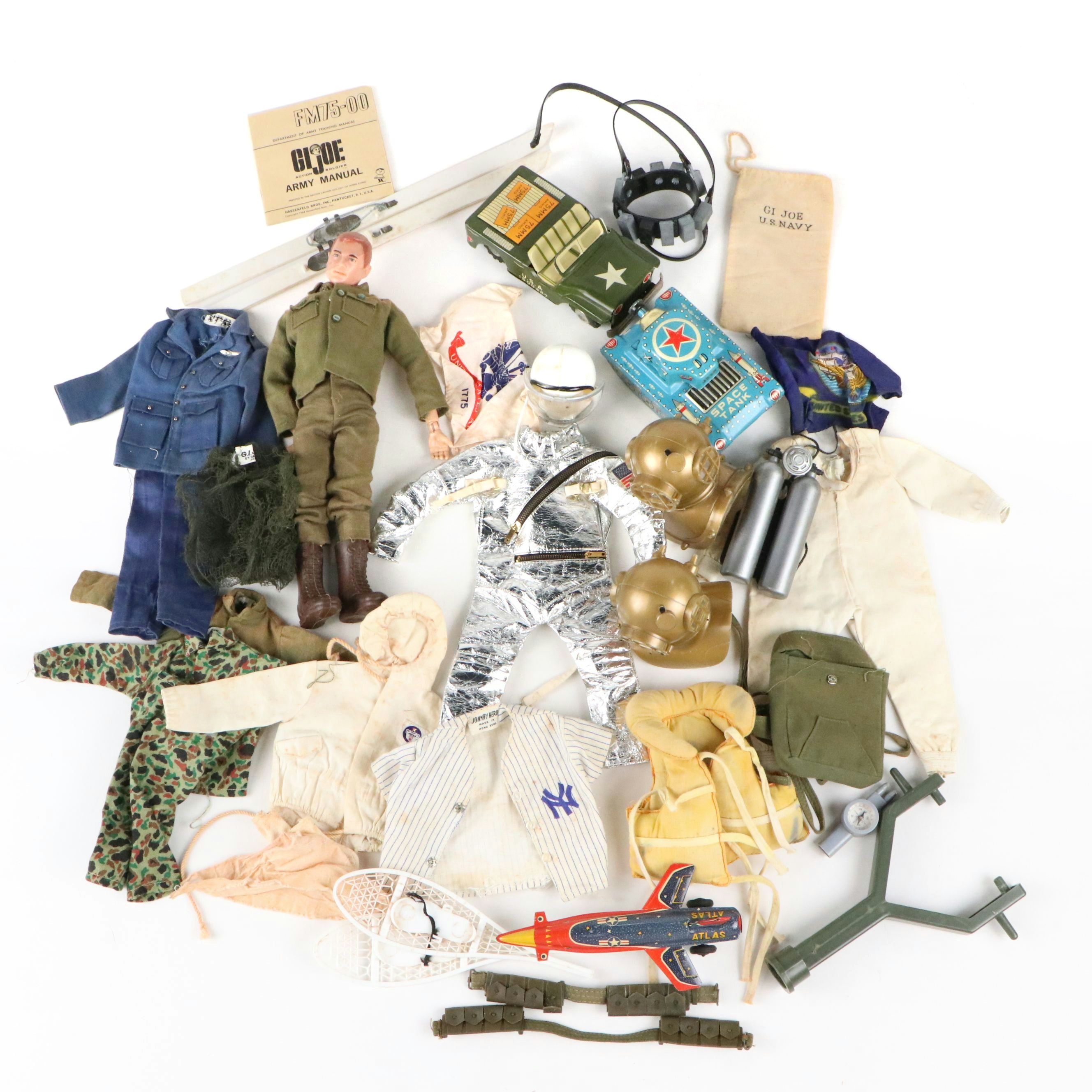 Hasbro G.I. Joe Action Figure with Clothes and Accessories