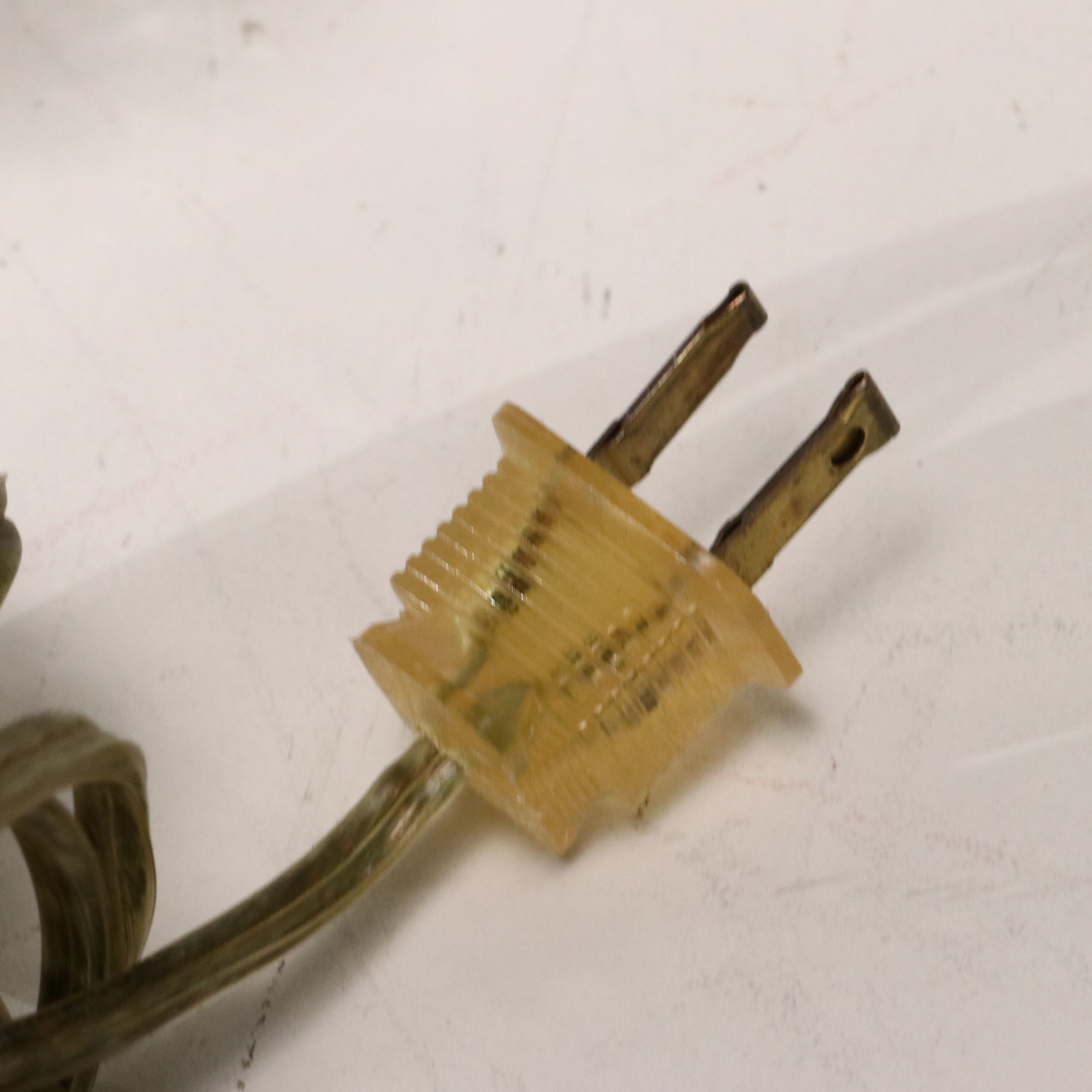 Diamond Quilt Glass Egg Vase with Decorator Shade