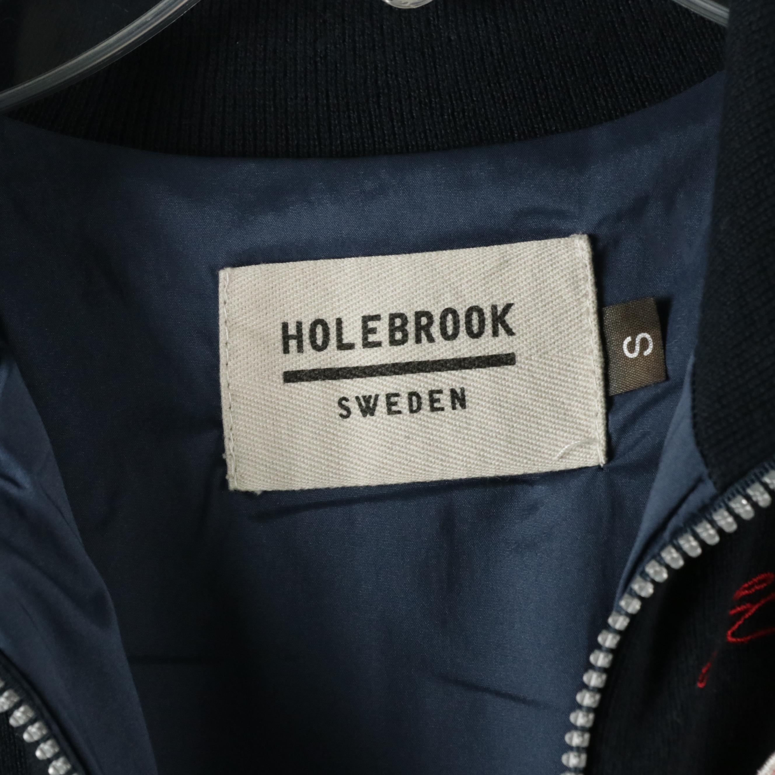 Theory Red Linen Shift Dress, Vince Beige Linen and Black Cotton Capris and More