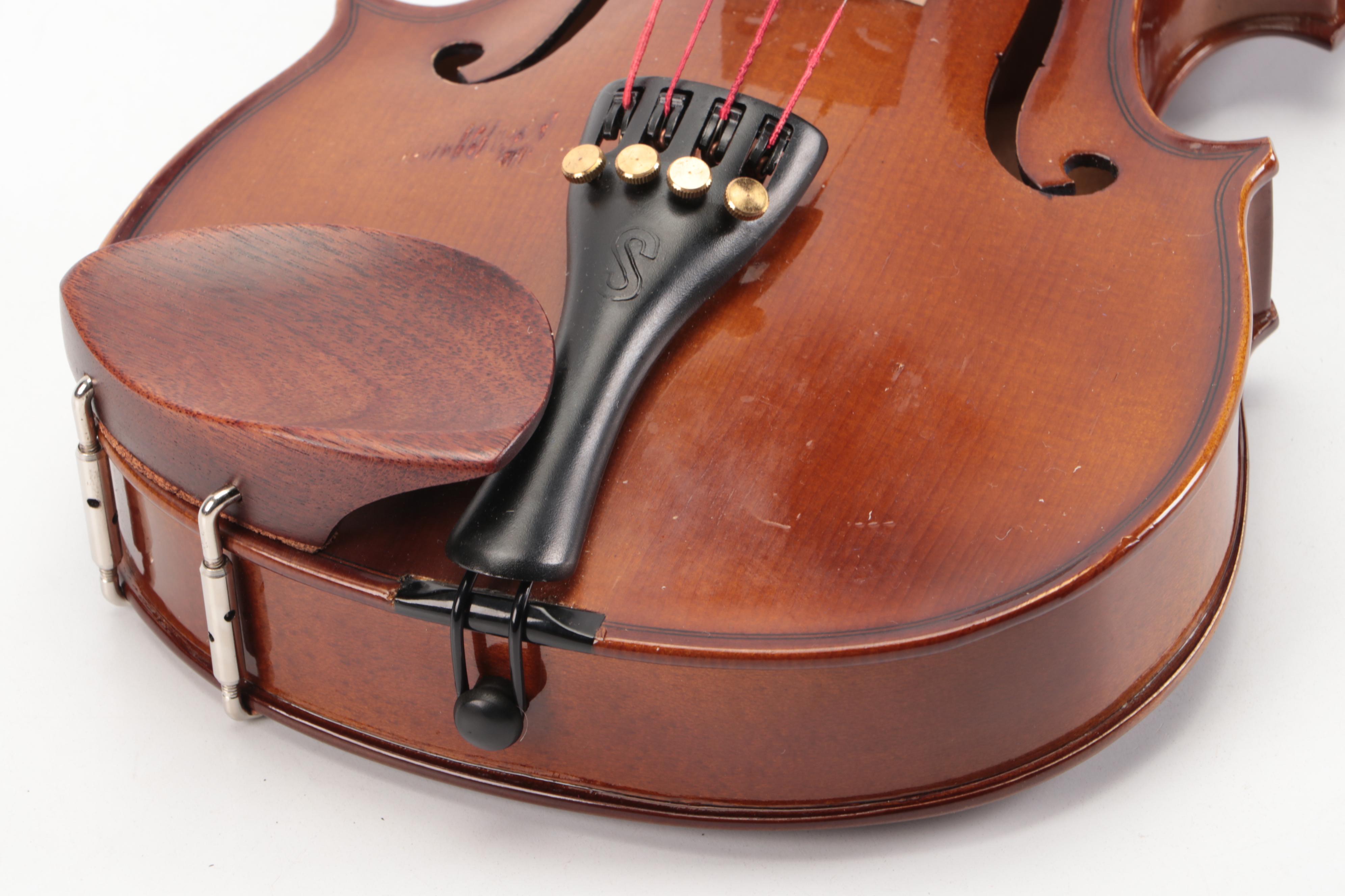 Stentor Music Co. Student Violin with Bow and Travel Case