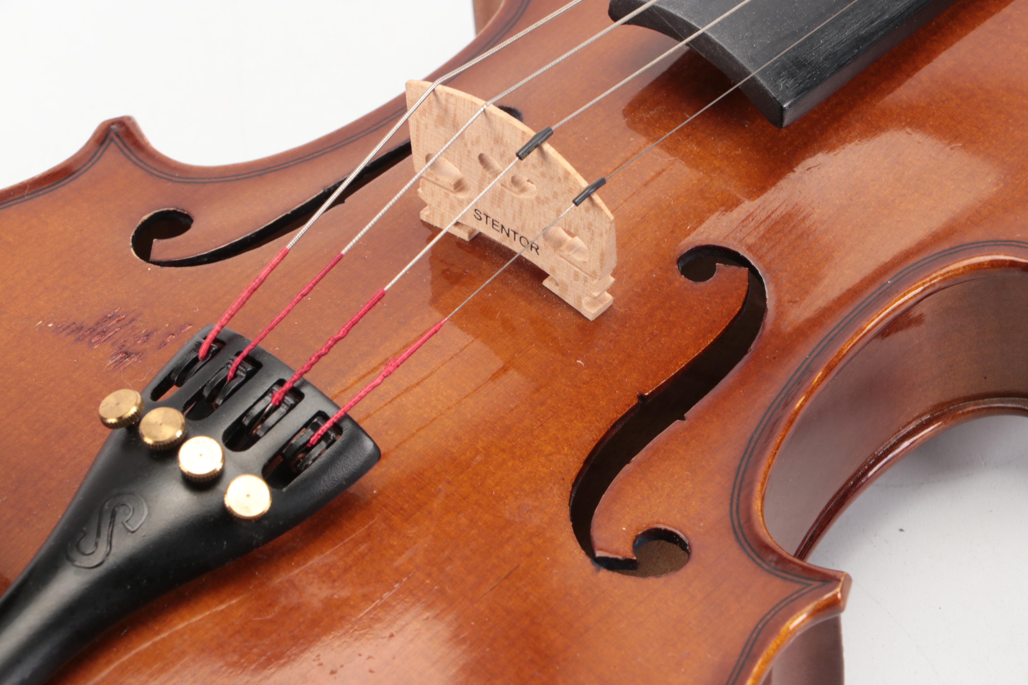 Stentor Music Co. Student Violin with Bow and Travel Case