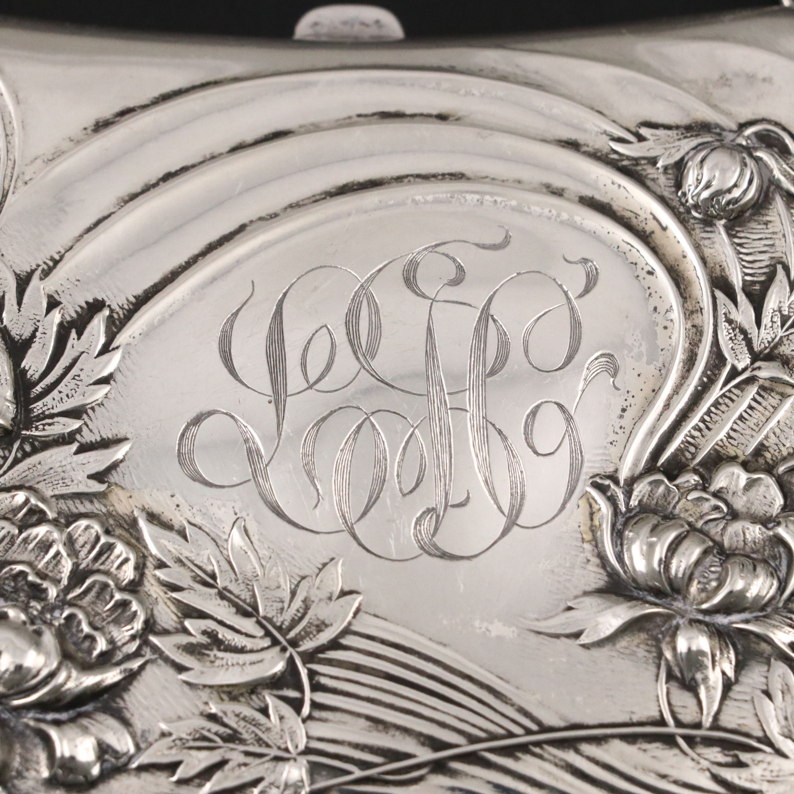 800 Sterling Silver Repoussé Chain Wallet, Early to Mid-20th Century