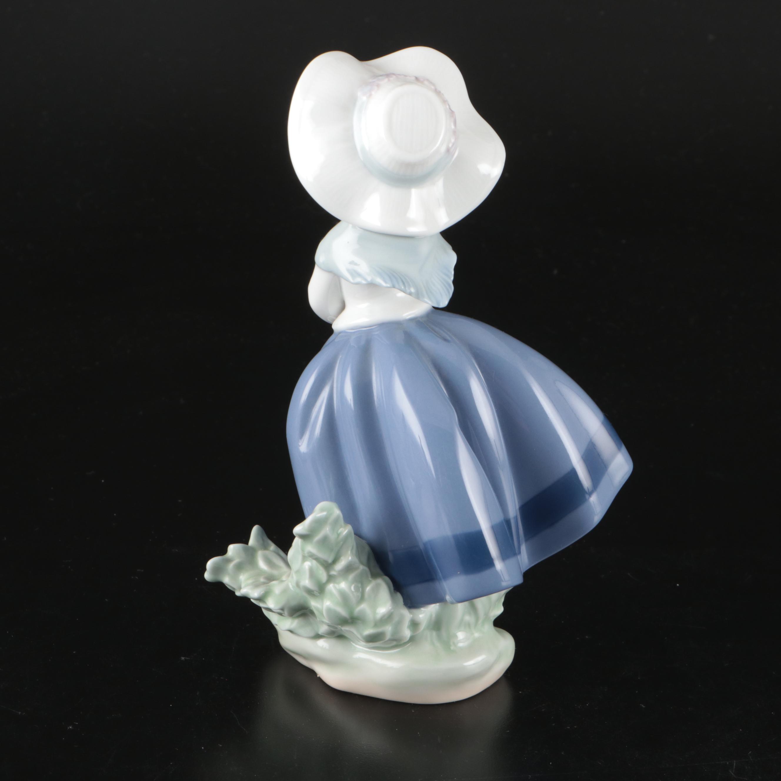 Lladró Swan and Cygnets Porcelain Figure with Other Figurines