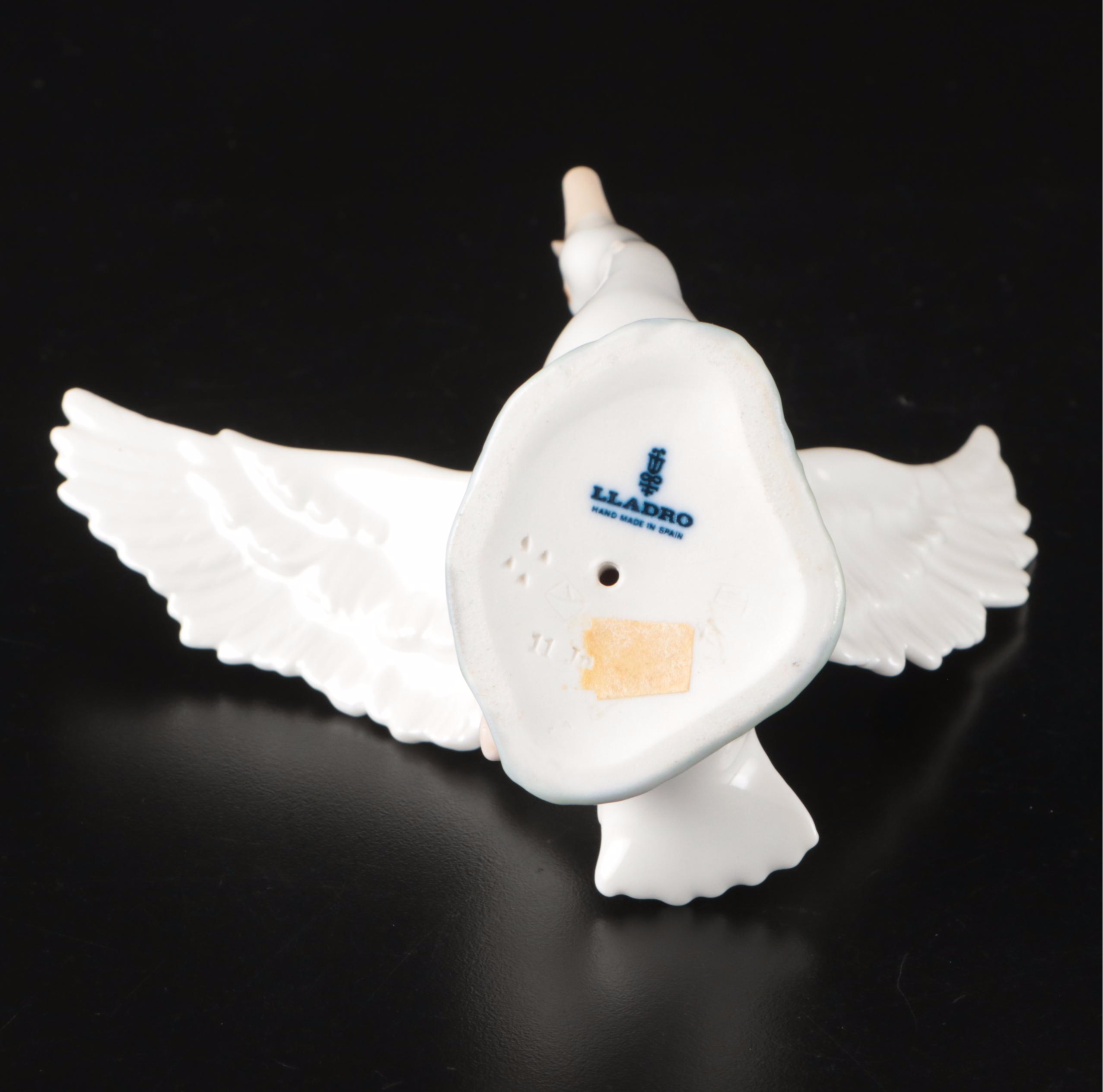 Lladró Swan and Cygnets Porcelain Figure with Other Figurines