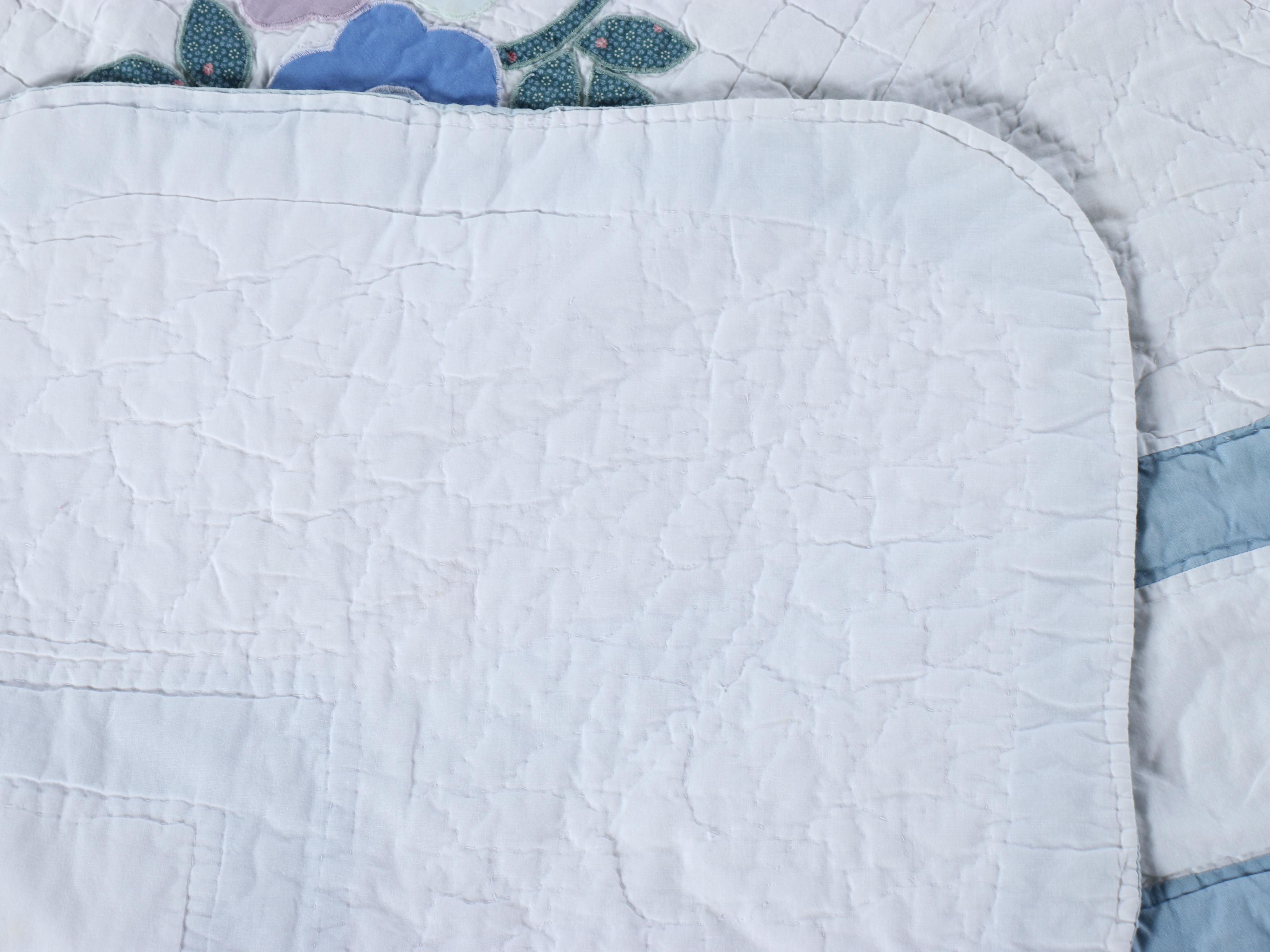 Arch Quilts Floral Appliqué Quilt with Scalloped Edges, Late 20th Century