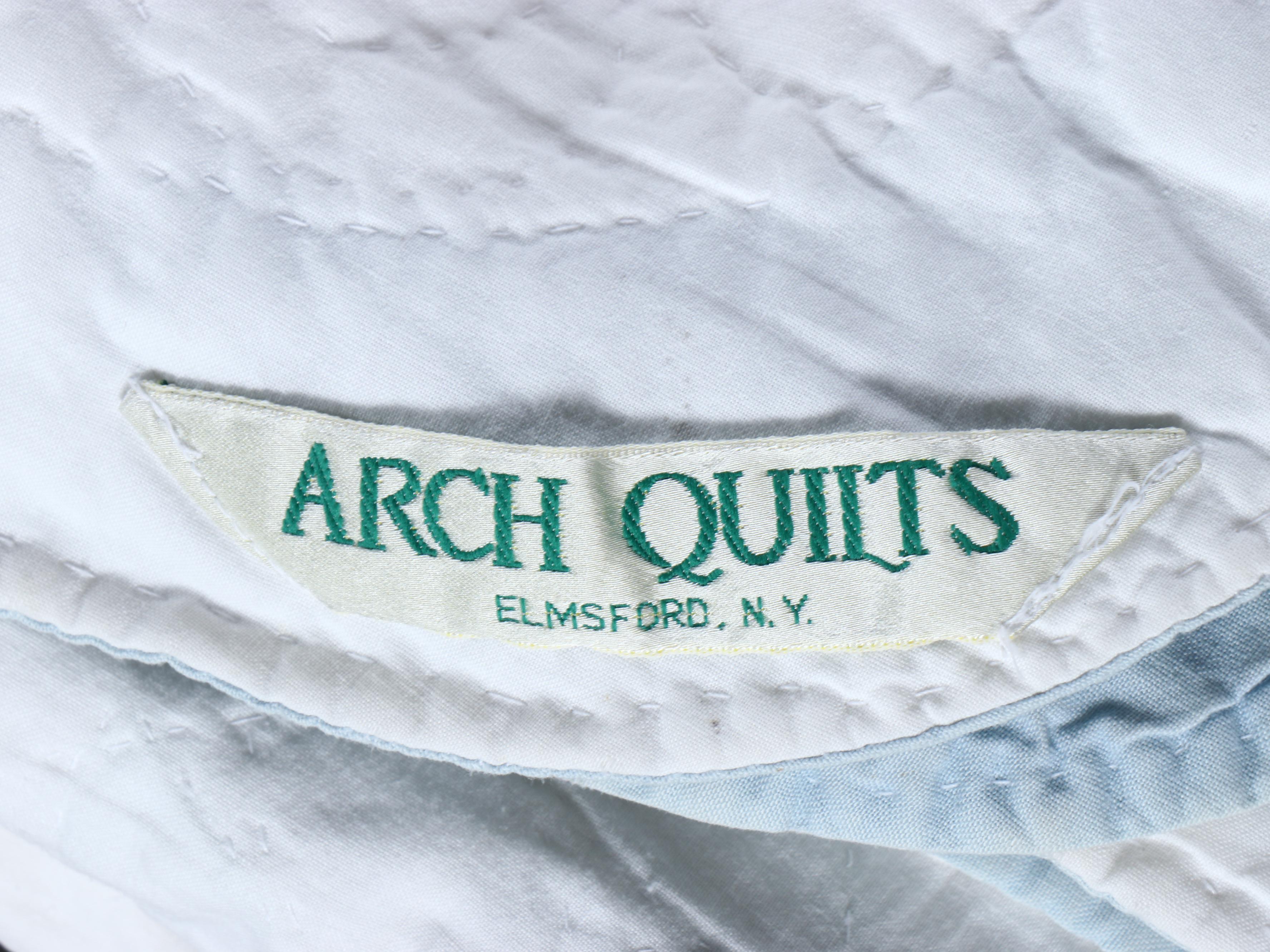 Arch Quilts Floral Appliqué Quilt with Scalloped Edges, Late 20th Century