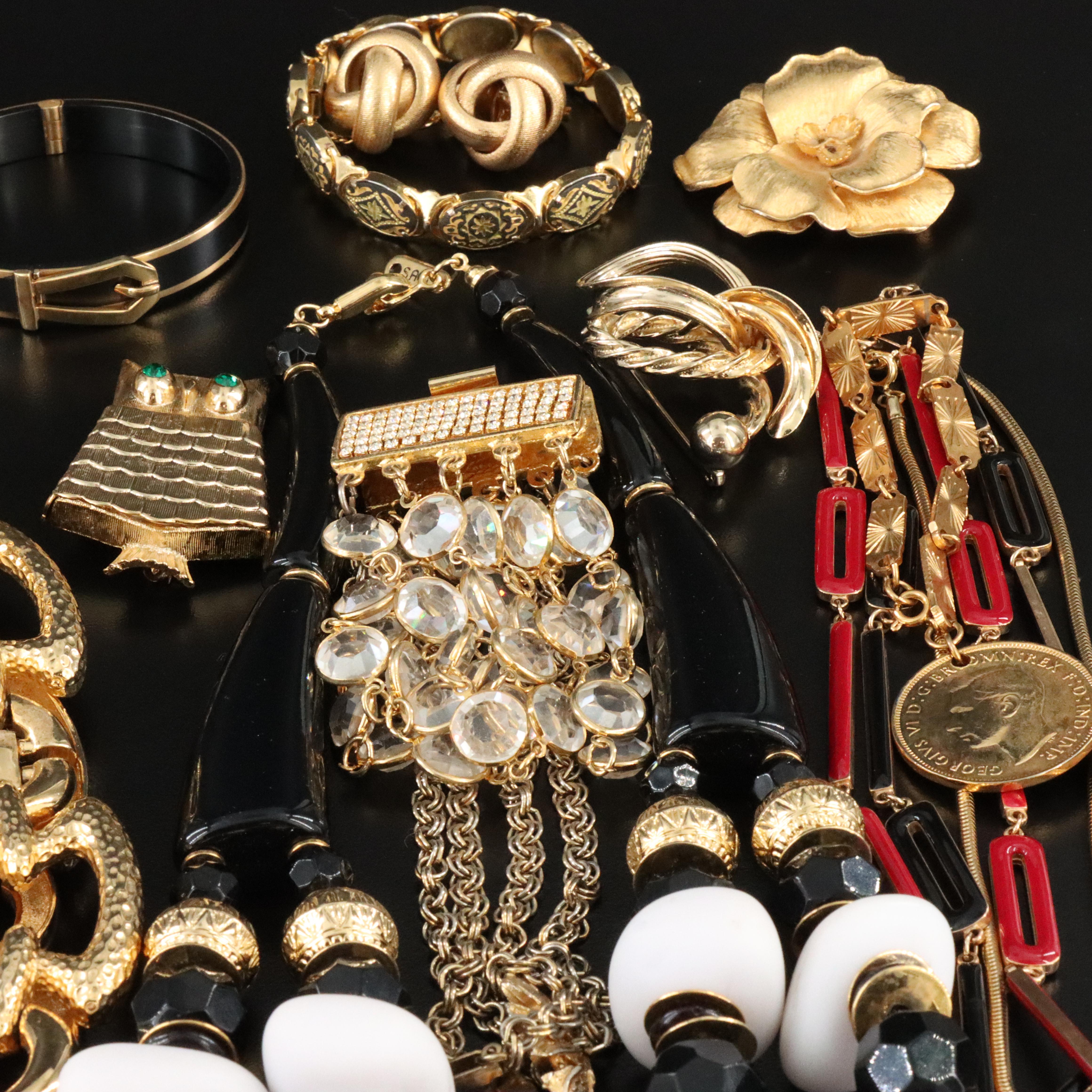 Roxanne Assoulin, Trifari and Florenza Featured in 1970s Jewelry Collection