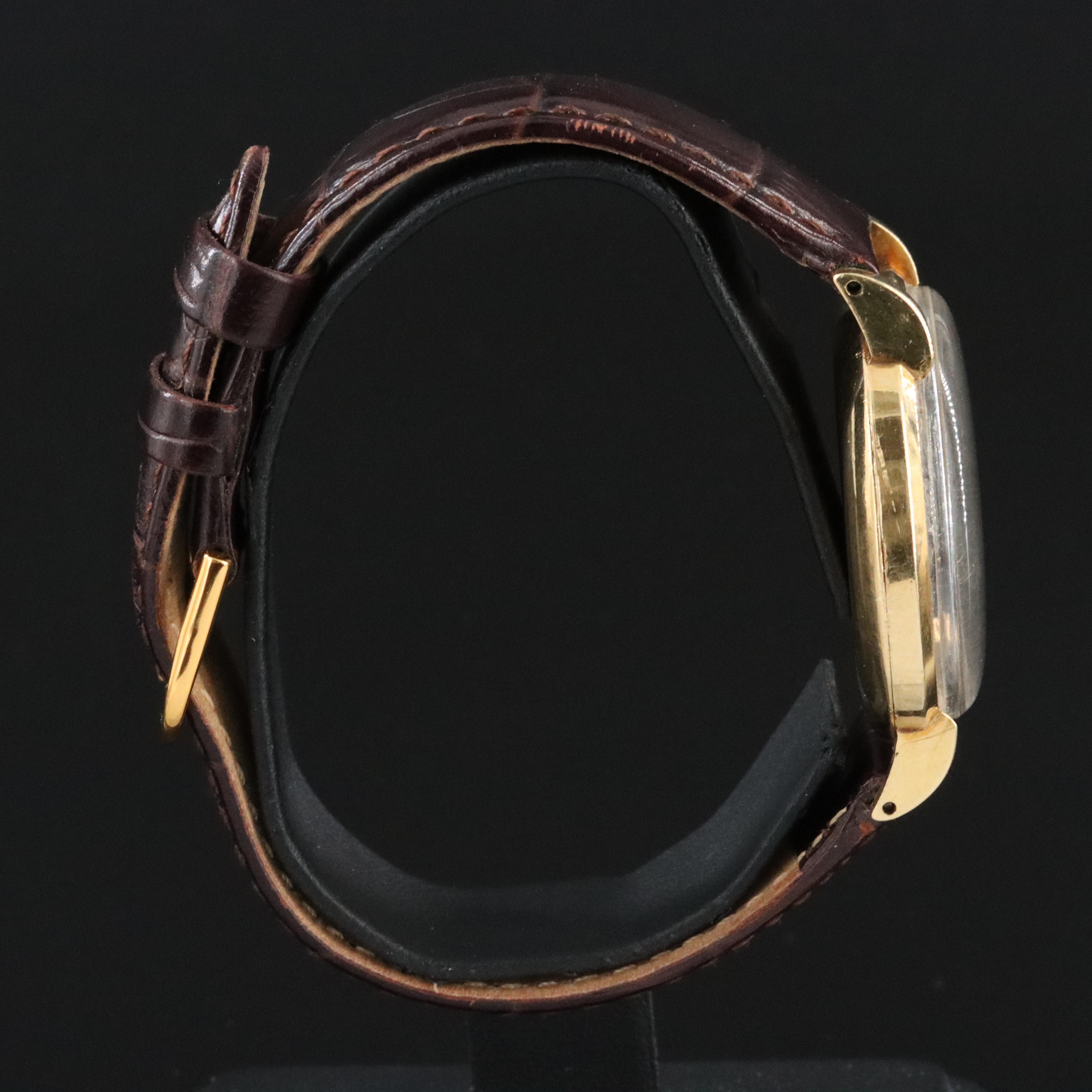 Universal Geneve 18K Gold Vintage Watch