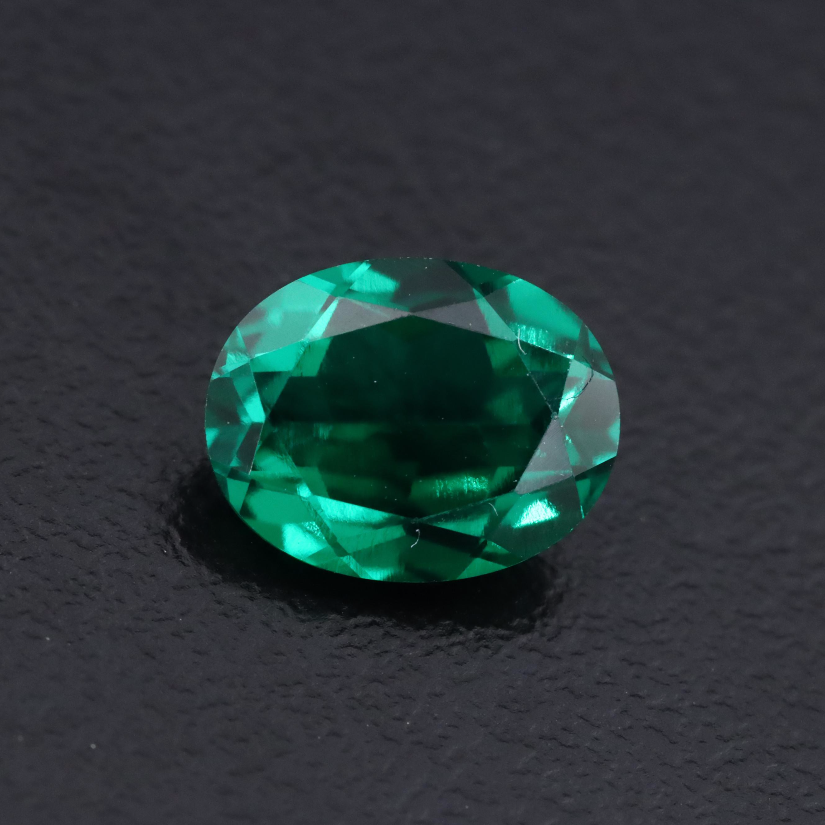 Loose 1.60 CT Lab Grown Emerald