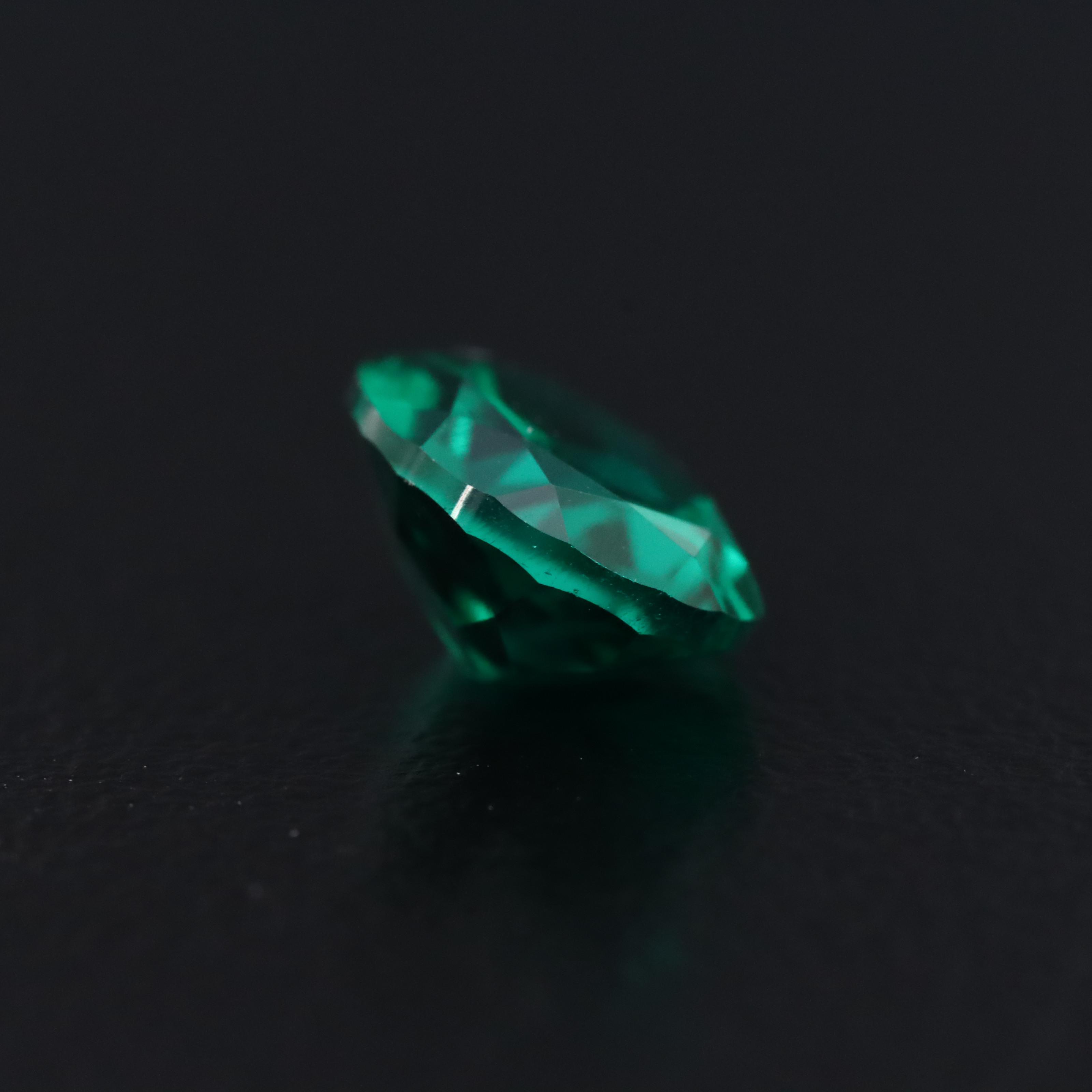 Loose 1.60 CT Lab Grown Emerald
