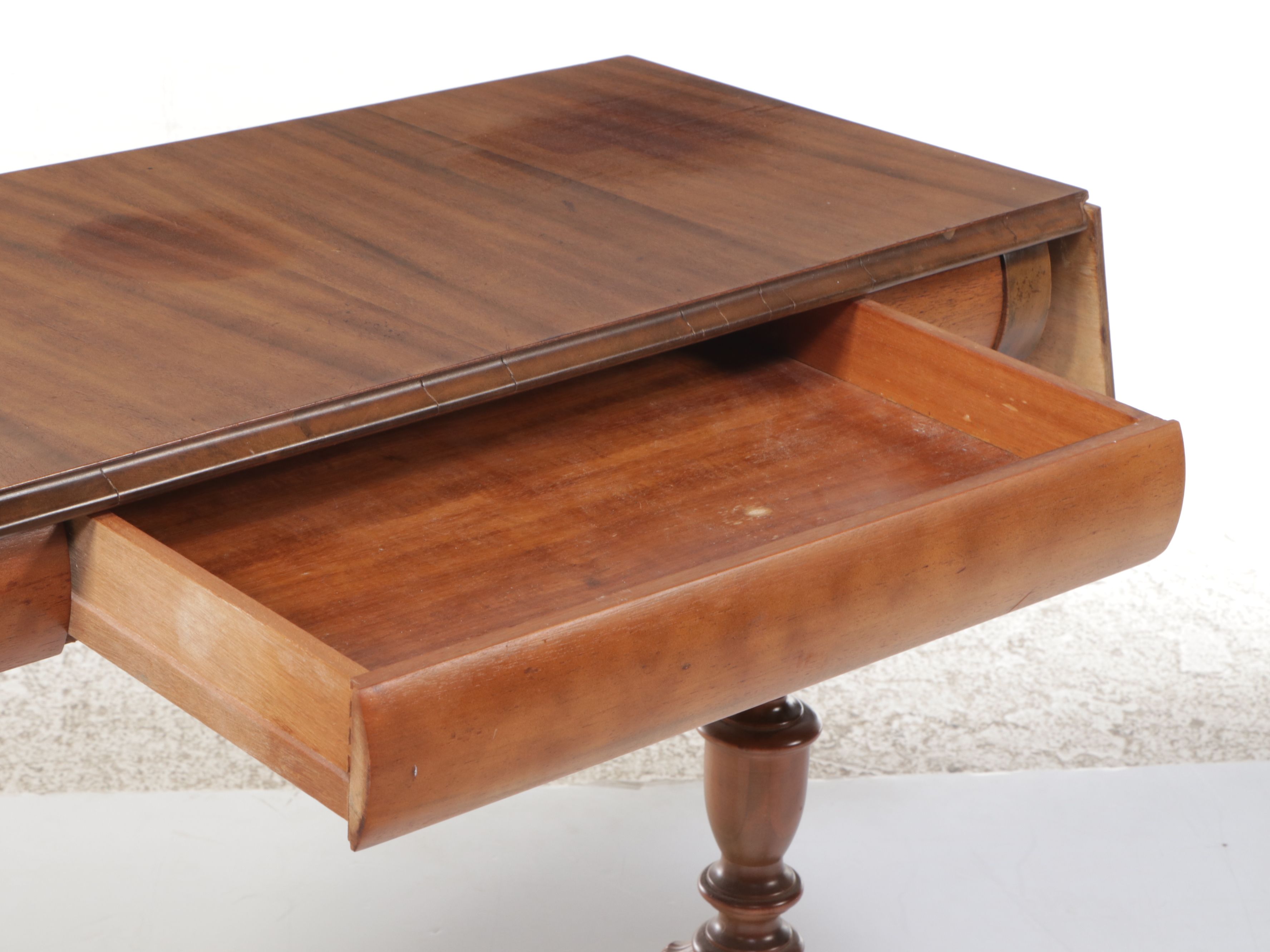 Henshaw's Furniture Mahogany Drop-Leaf Hall Table