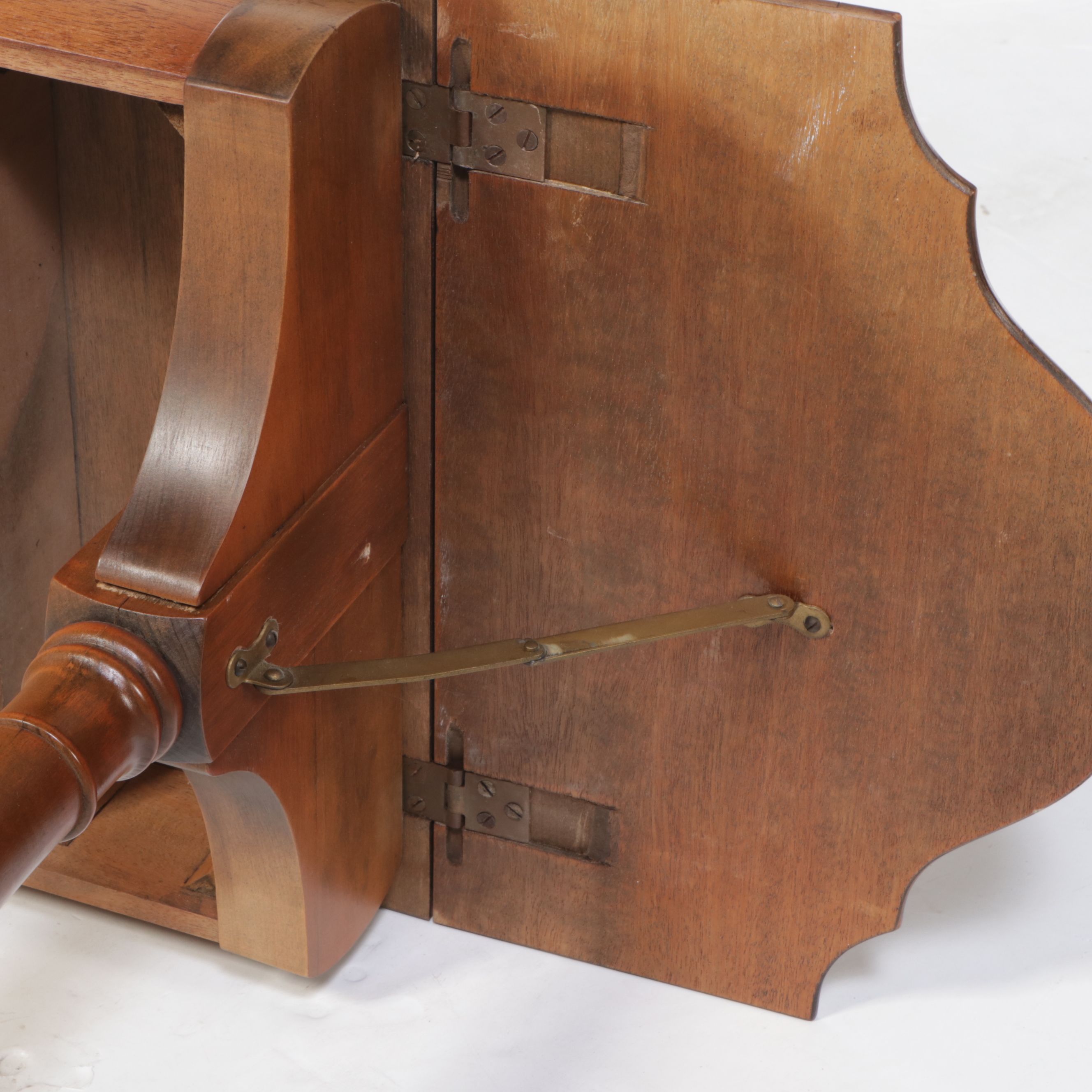 Henshaw's Furniture Mahogany Drop-Leaf Hall Table