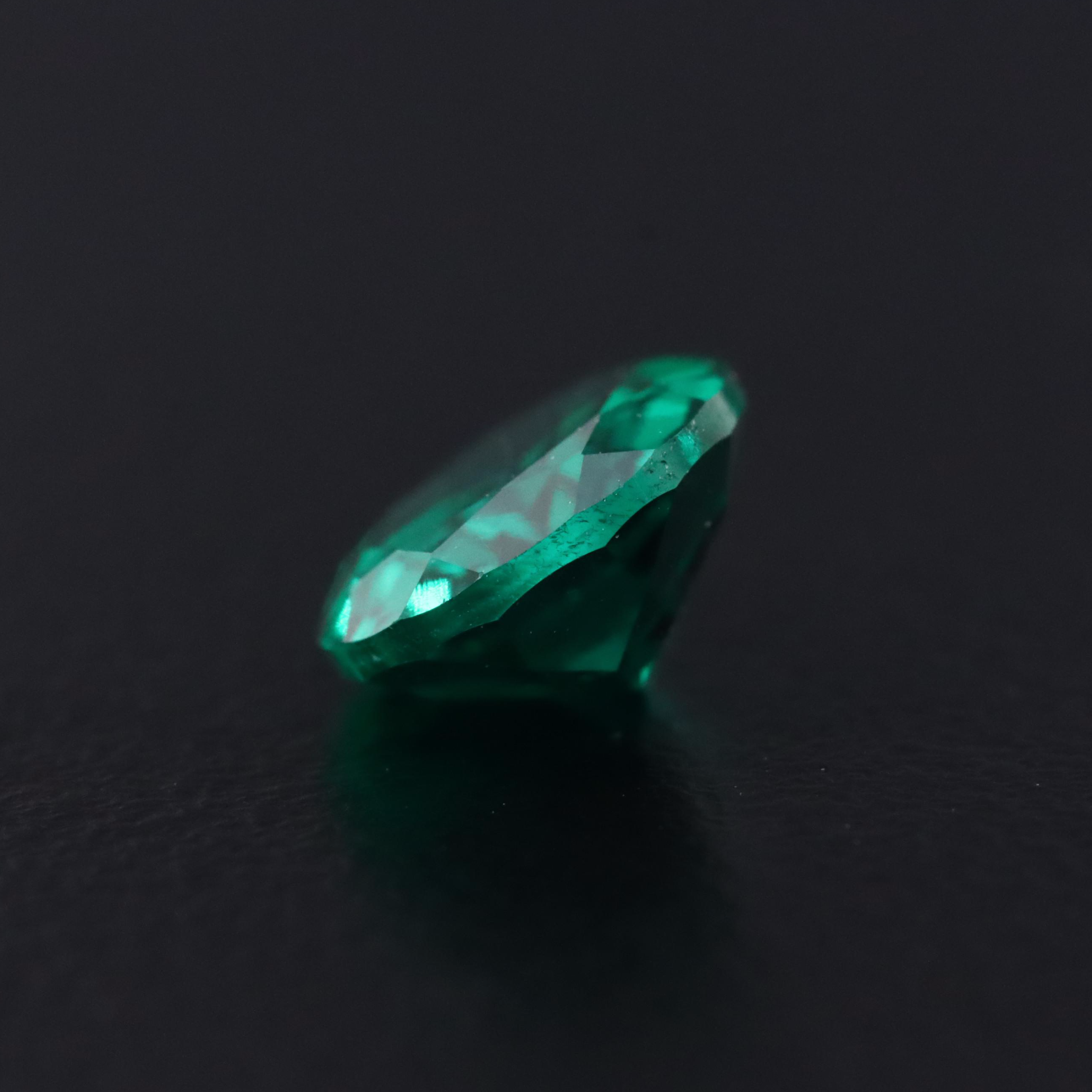 Loose 1.54 CT Lab Grown Emerald