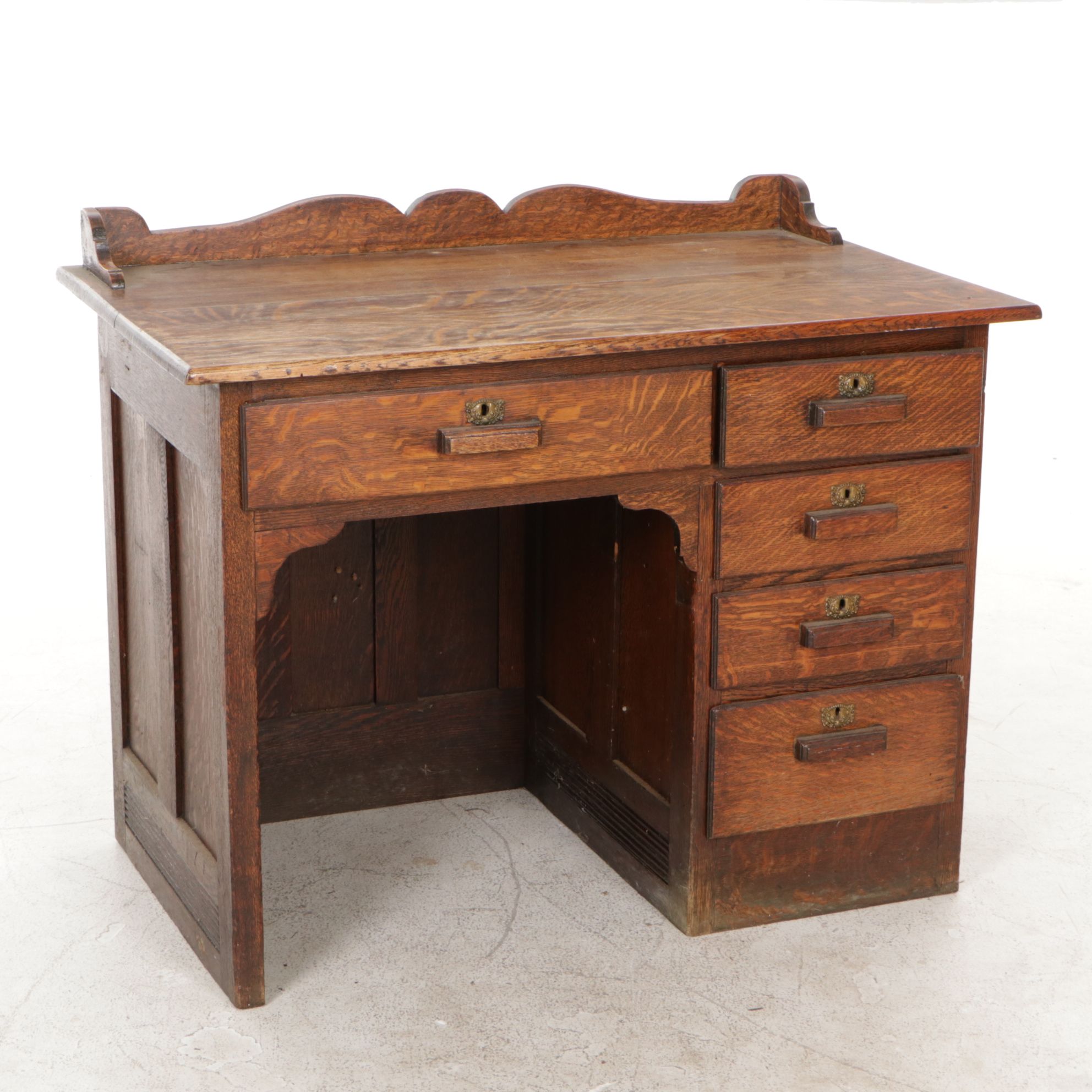 Quarter Sawn Oak Desk, Early 20th Century