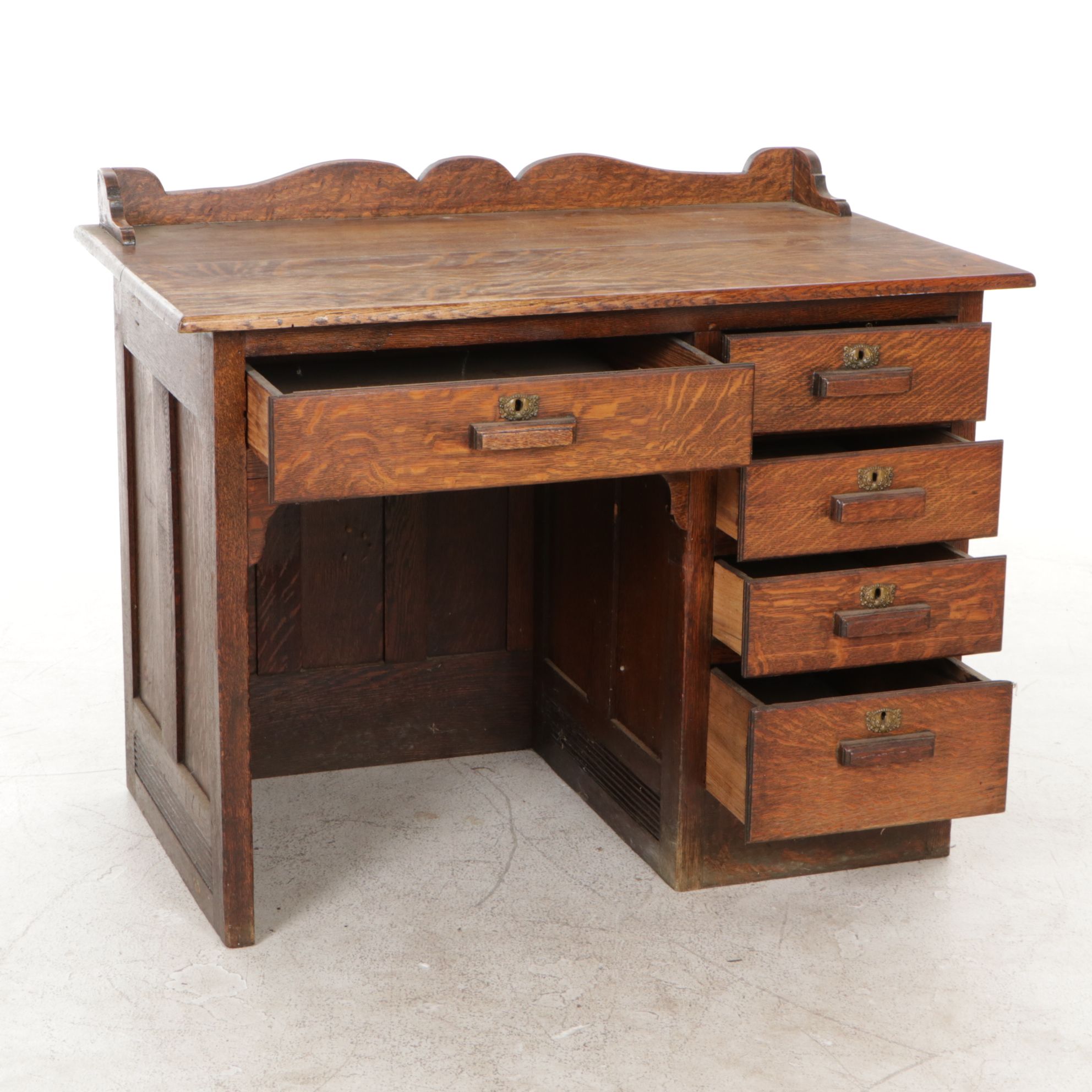 Quarter Sawn Oak Desk, Early 20th Century