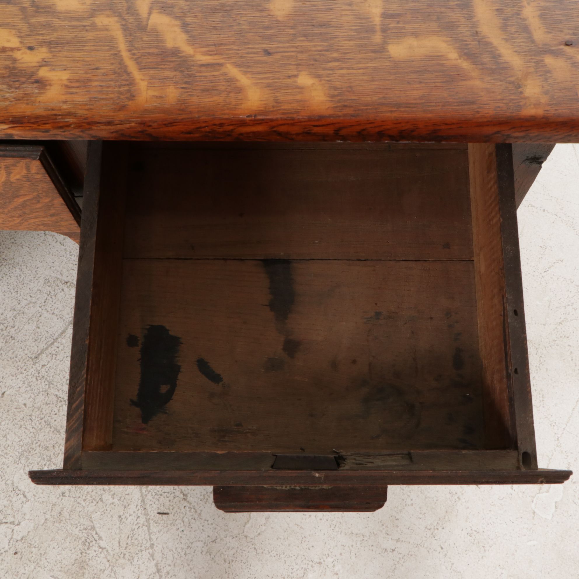 Quarter Sawn Oak Desk, Early 20th Century