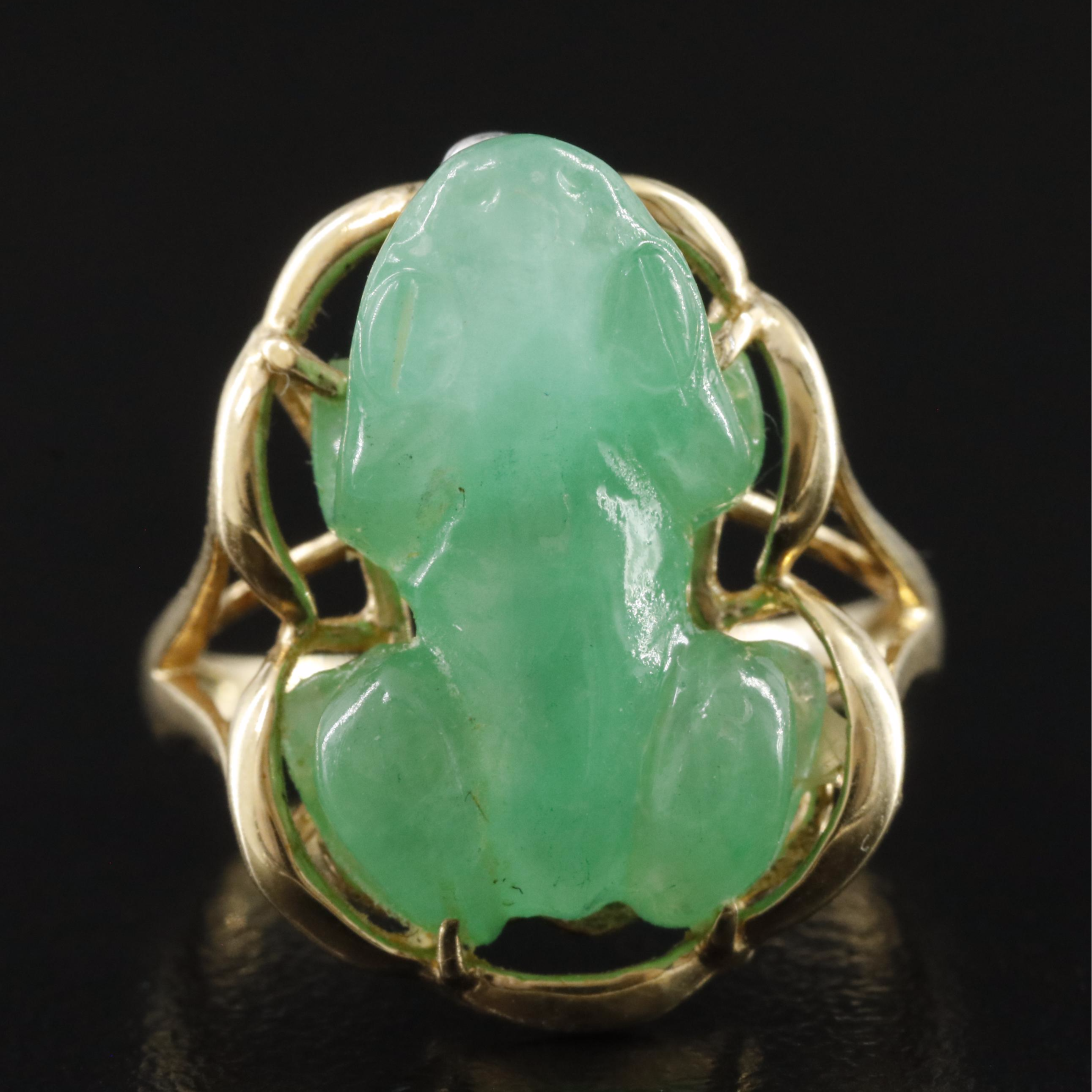 14K Carved Jadeite Frog Ring