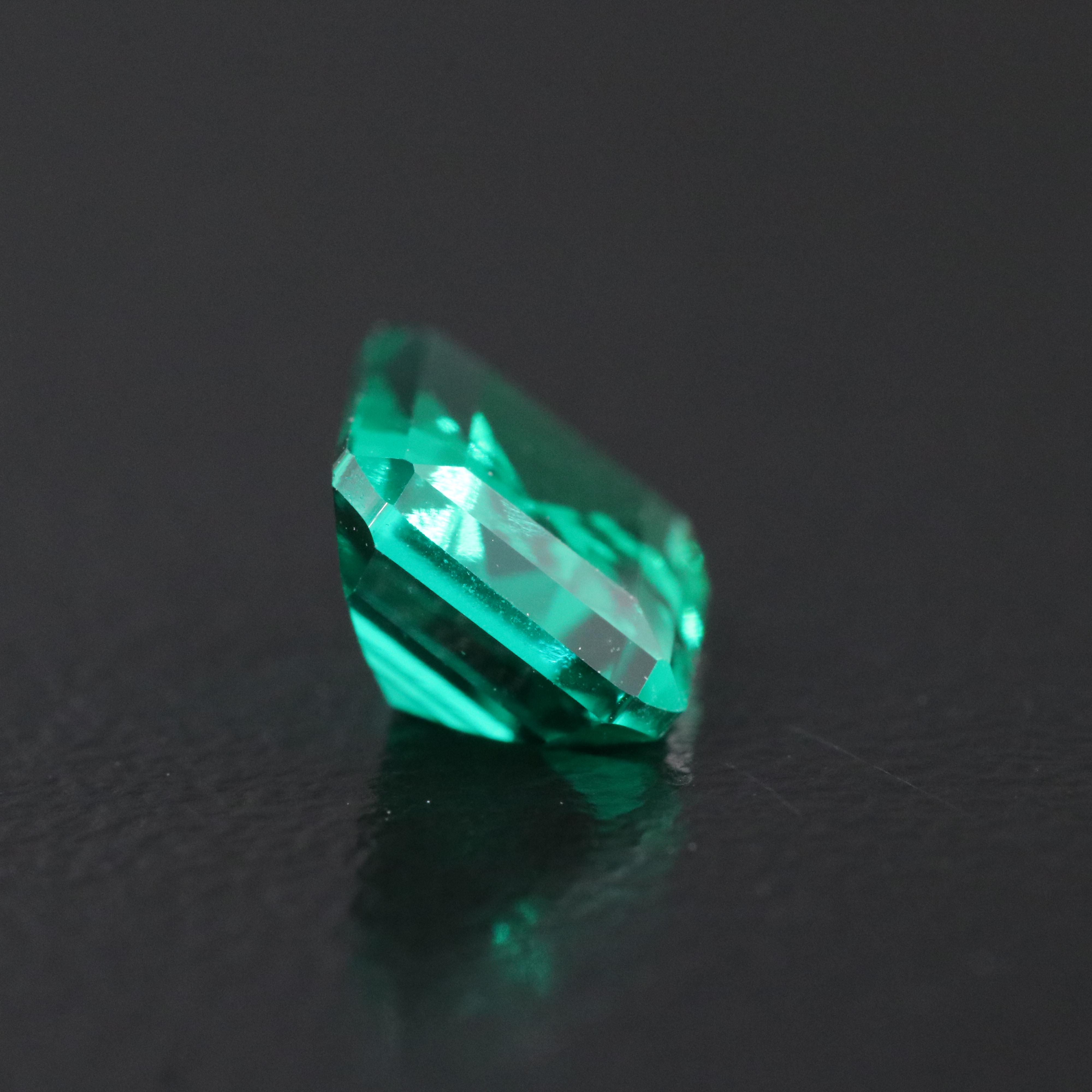 Loose 1.29 CT Lab Grown Emerald