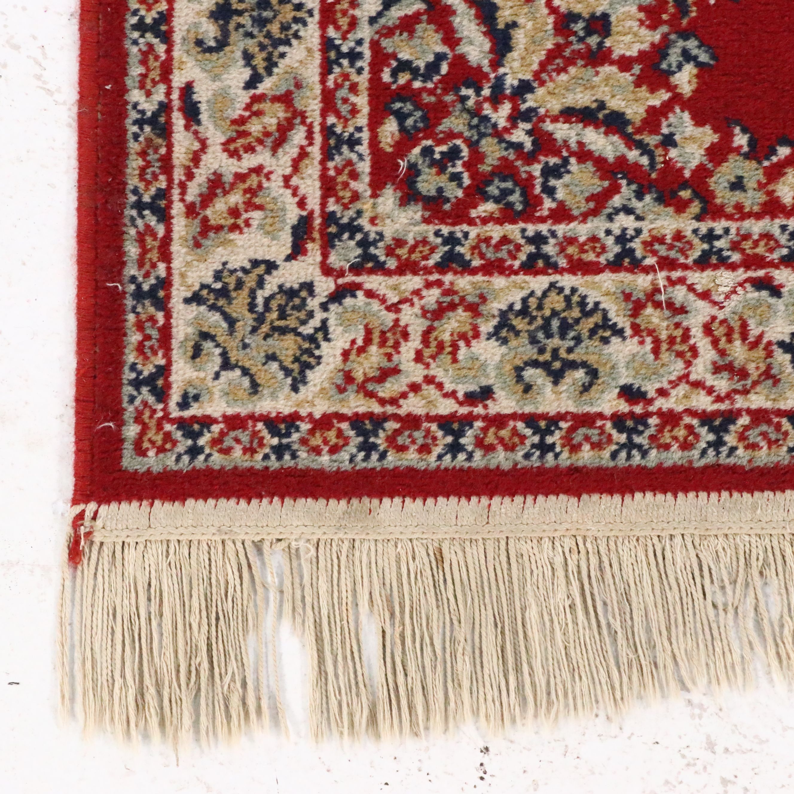 2' x 4'4 Machine Made Persian Style Accent Rug