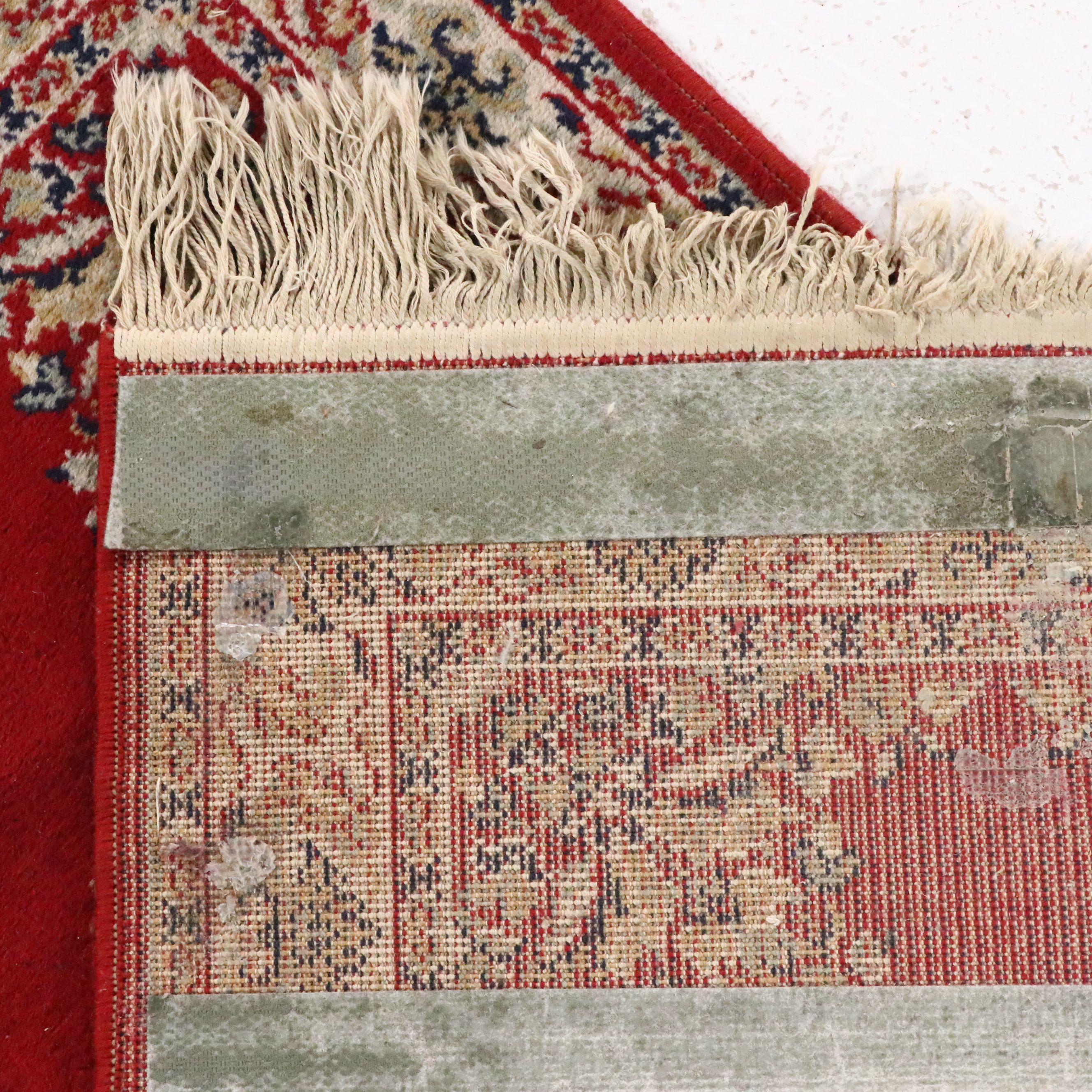 2' x 4'4 Machine Made Persian Style Accent Rug