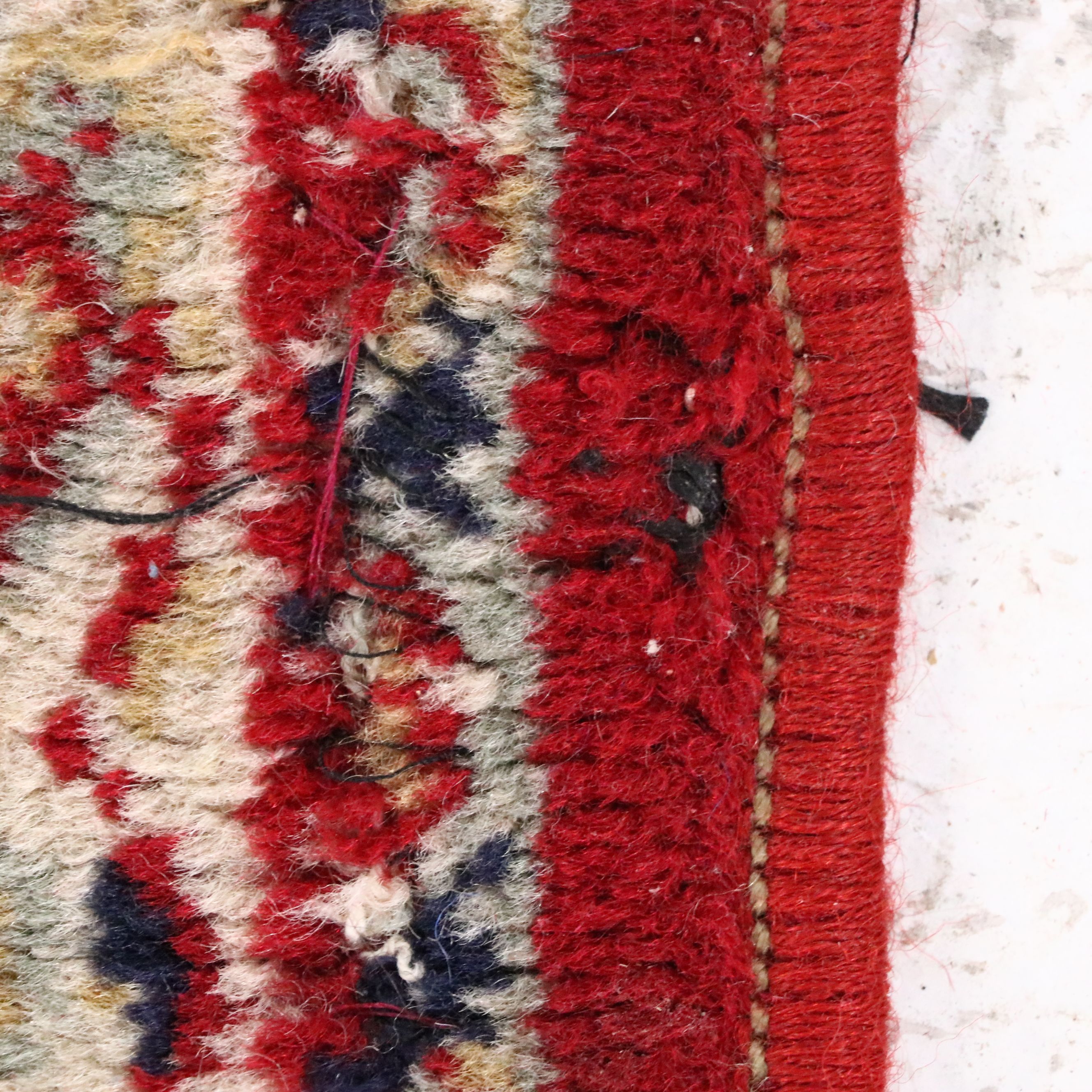 2' x 4'4 Machine Made Persian Style Accent Rug