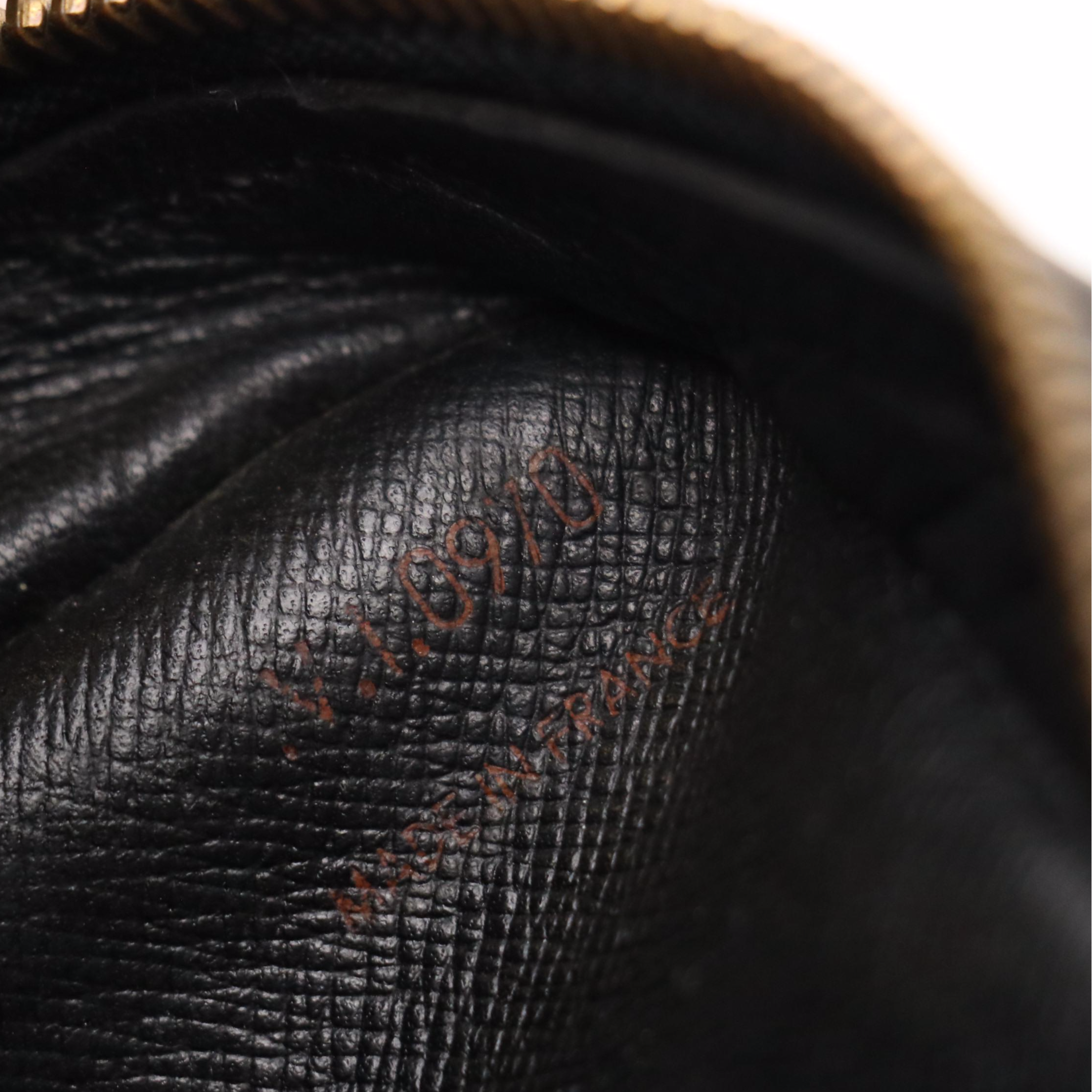 Louis Vuitton Jeune Fille Crossbody Bag in Black Epi Leather