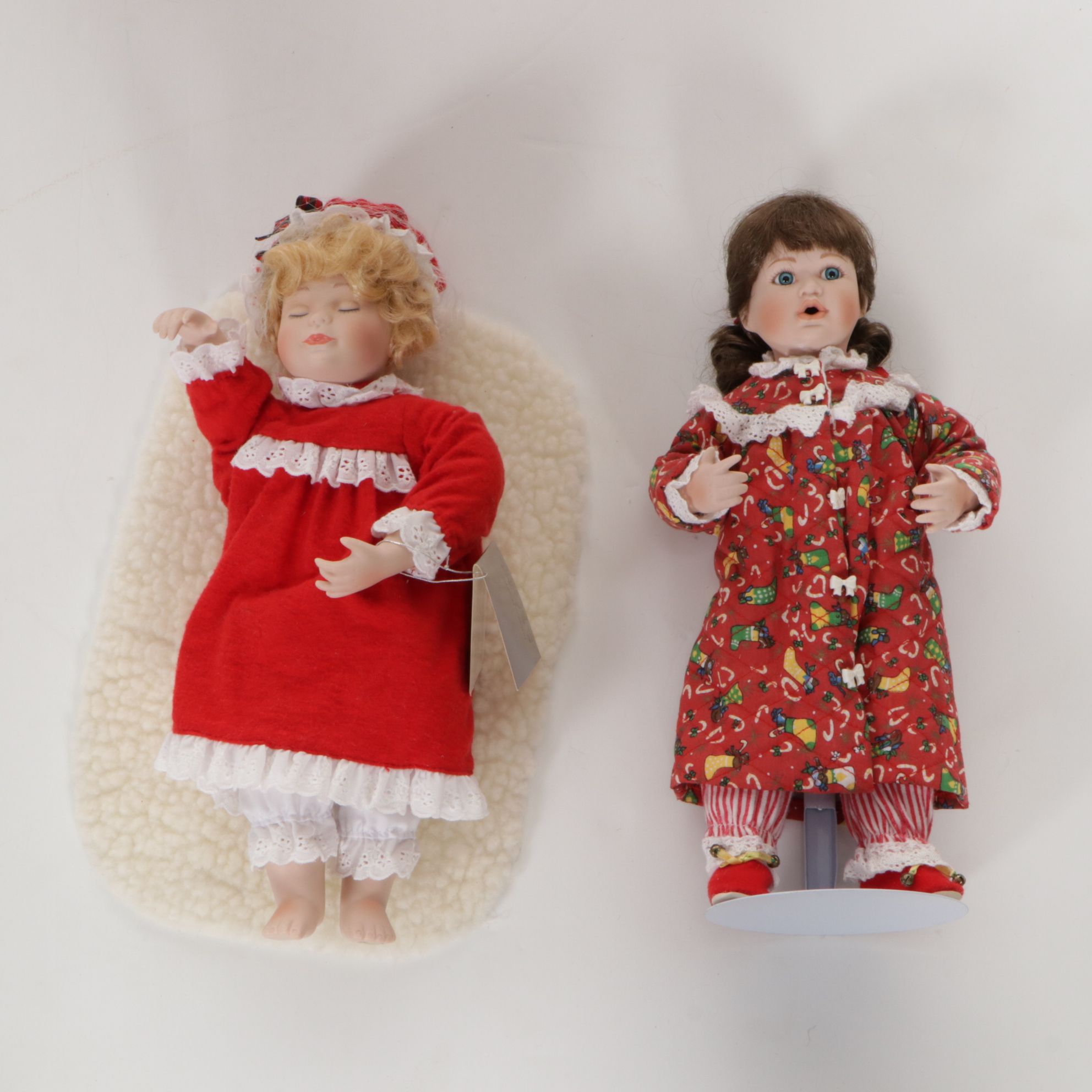 Santa Claus and His Workbench with Mrs. Claus and Holiday Dolls by Danbury Mint