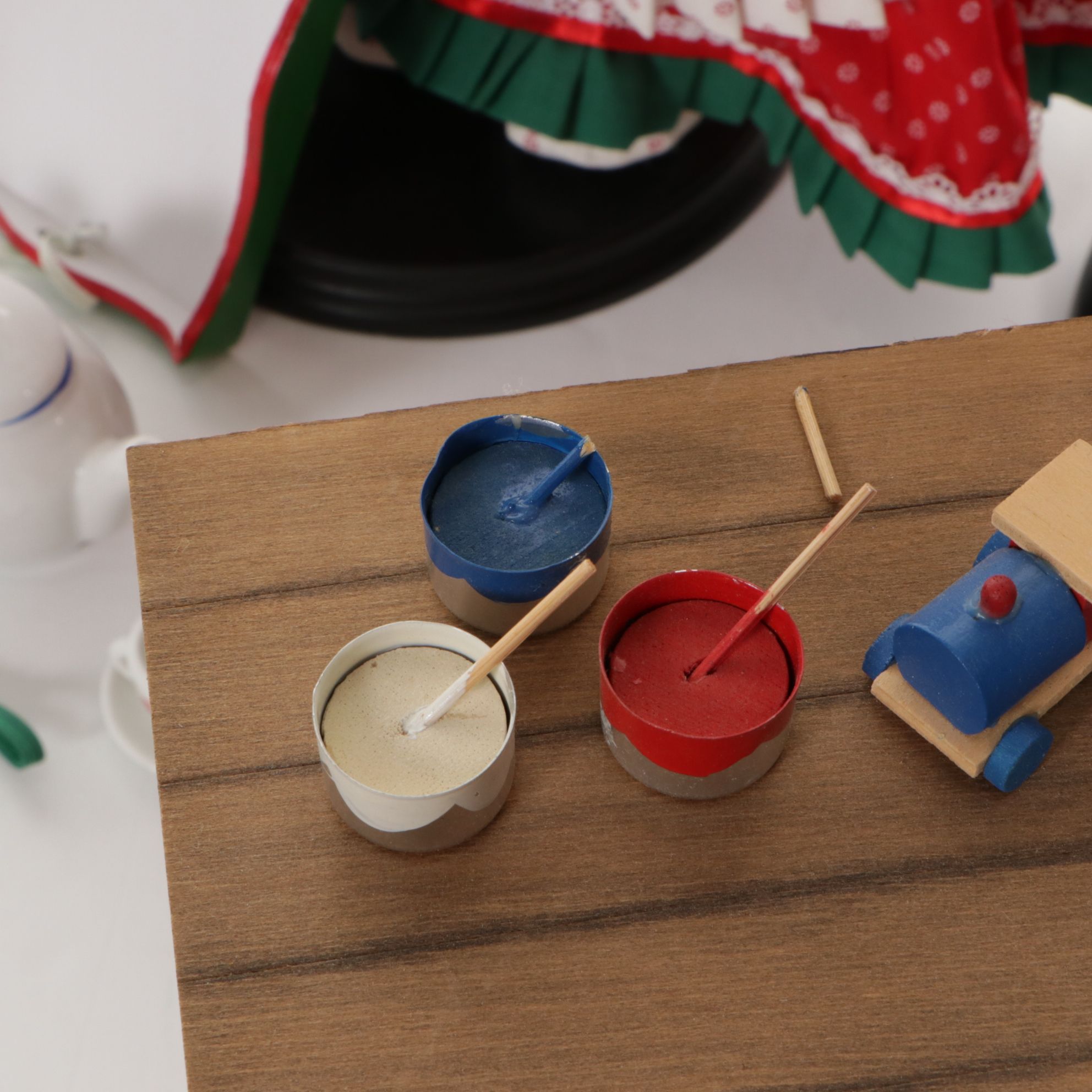 Santa Claus and His Workbench with Mrs. Claus and Holiday Dolls by Danbury Mint