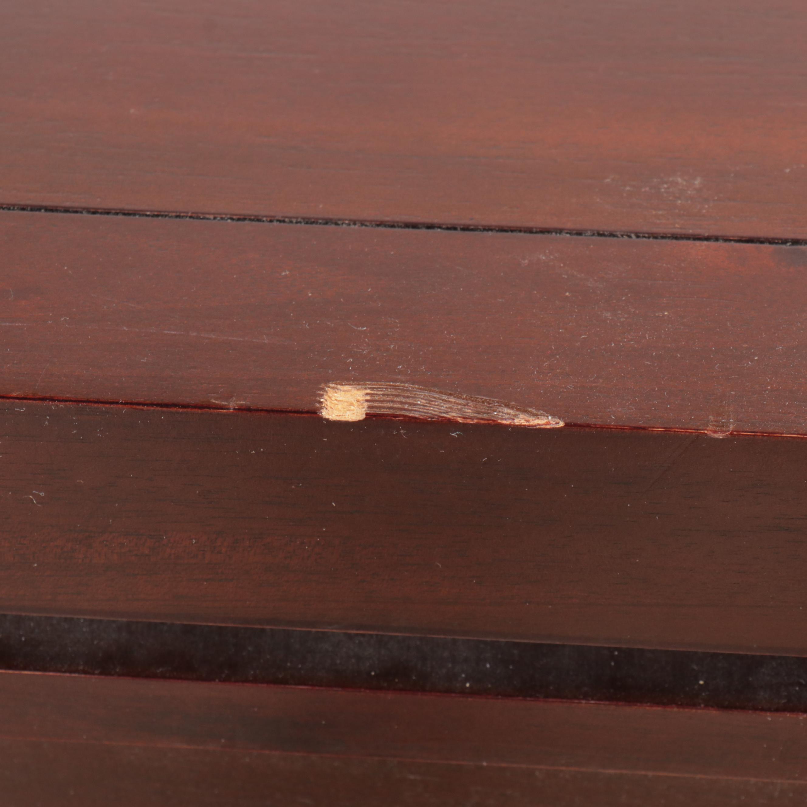 Casana Traditional Style Chest of Drawers