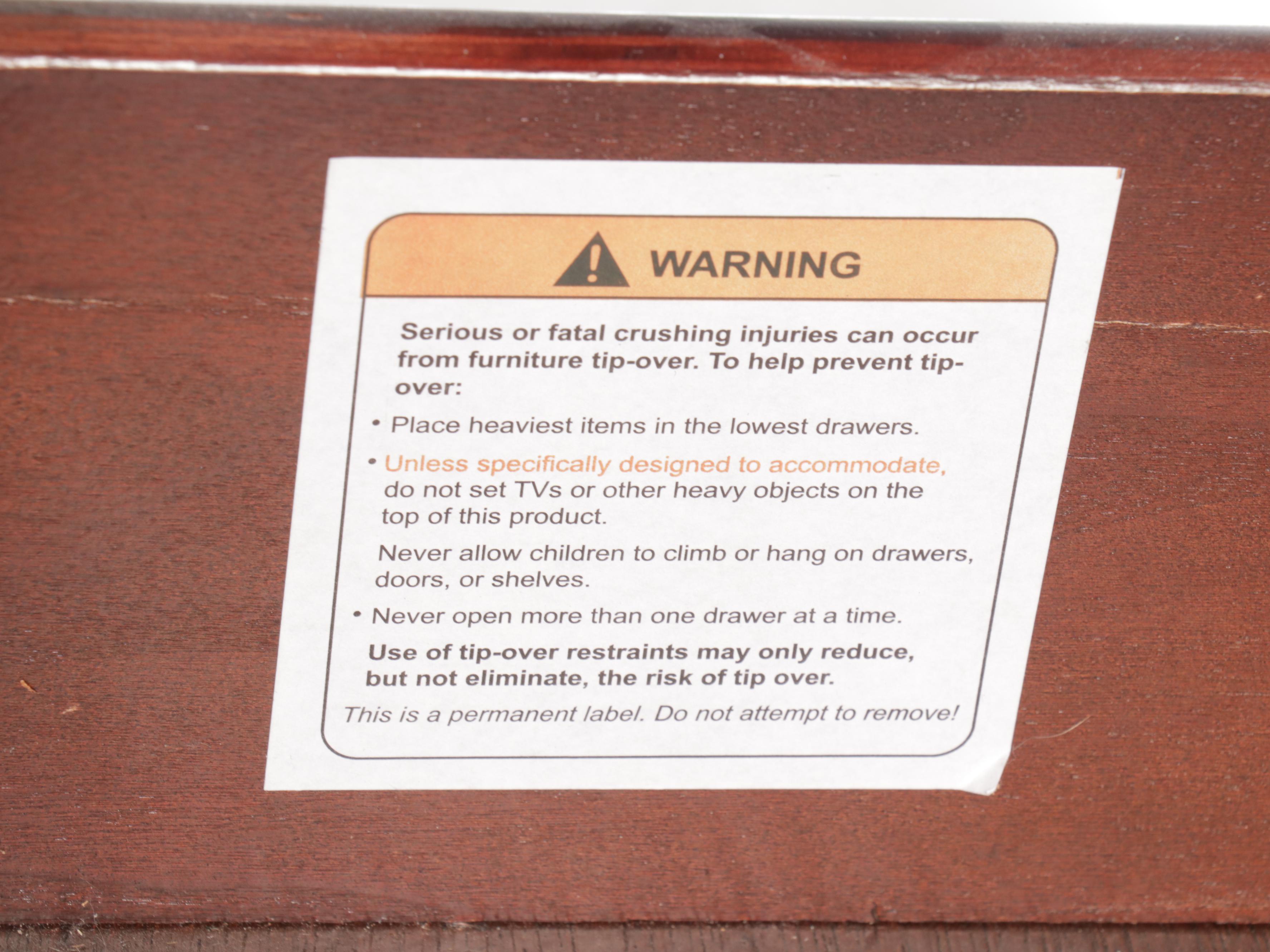 Casana Traditional Style Chest of Drawers