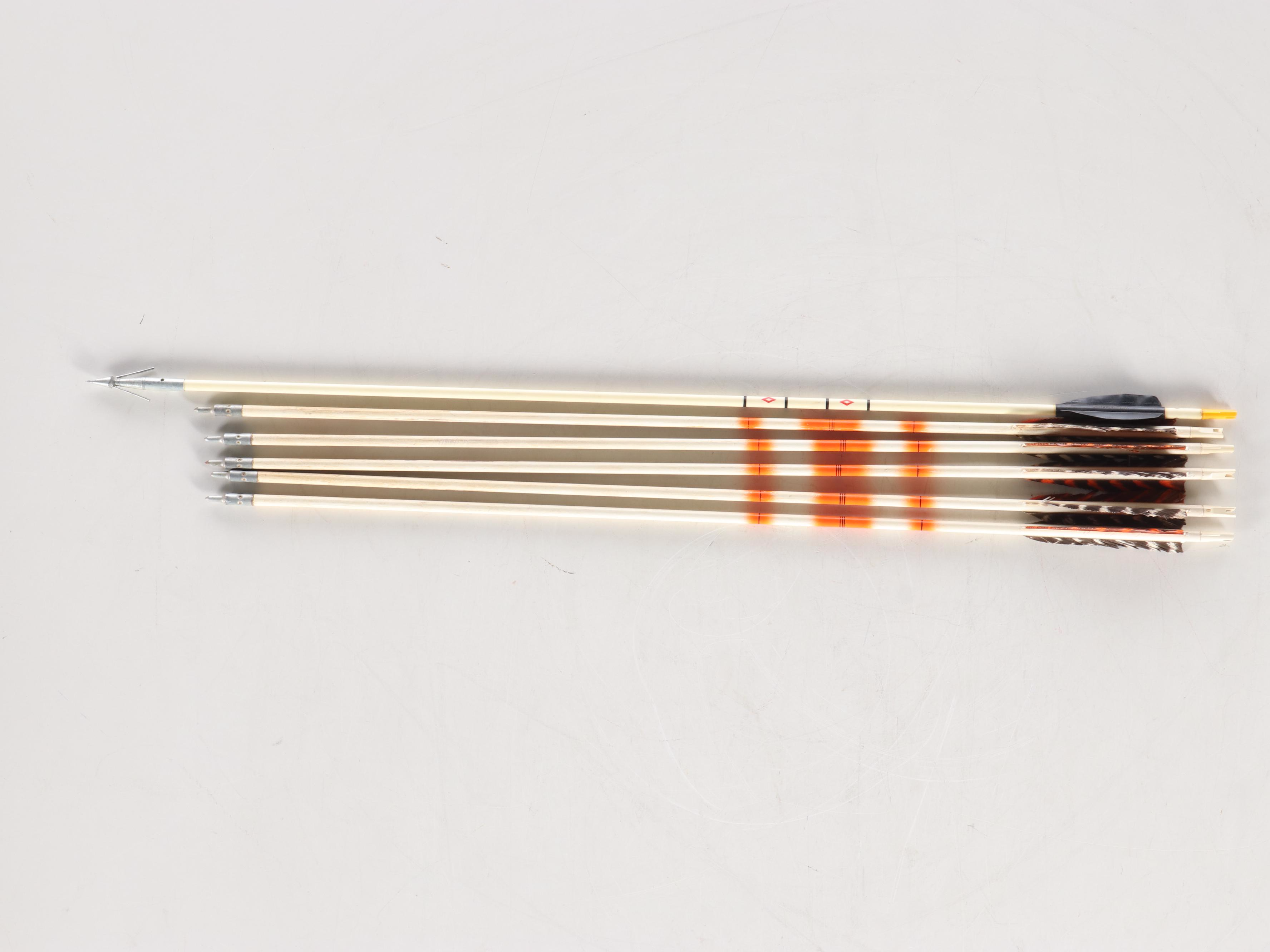 Kodiak Hunter "Bear" Recurve Bow with AG-900 Gordon Glass Arrows