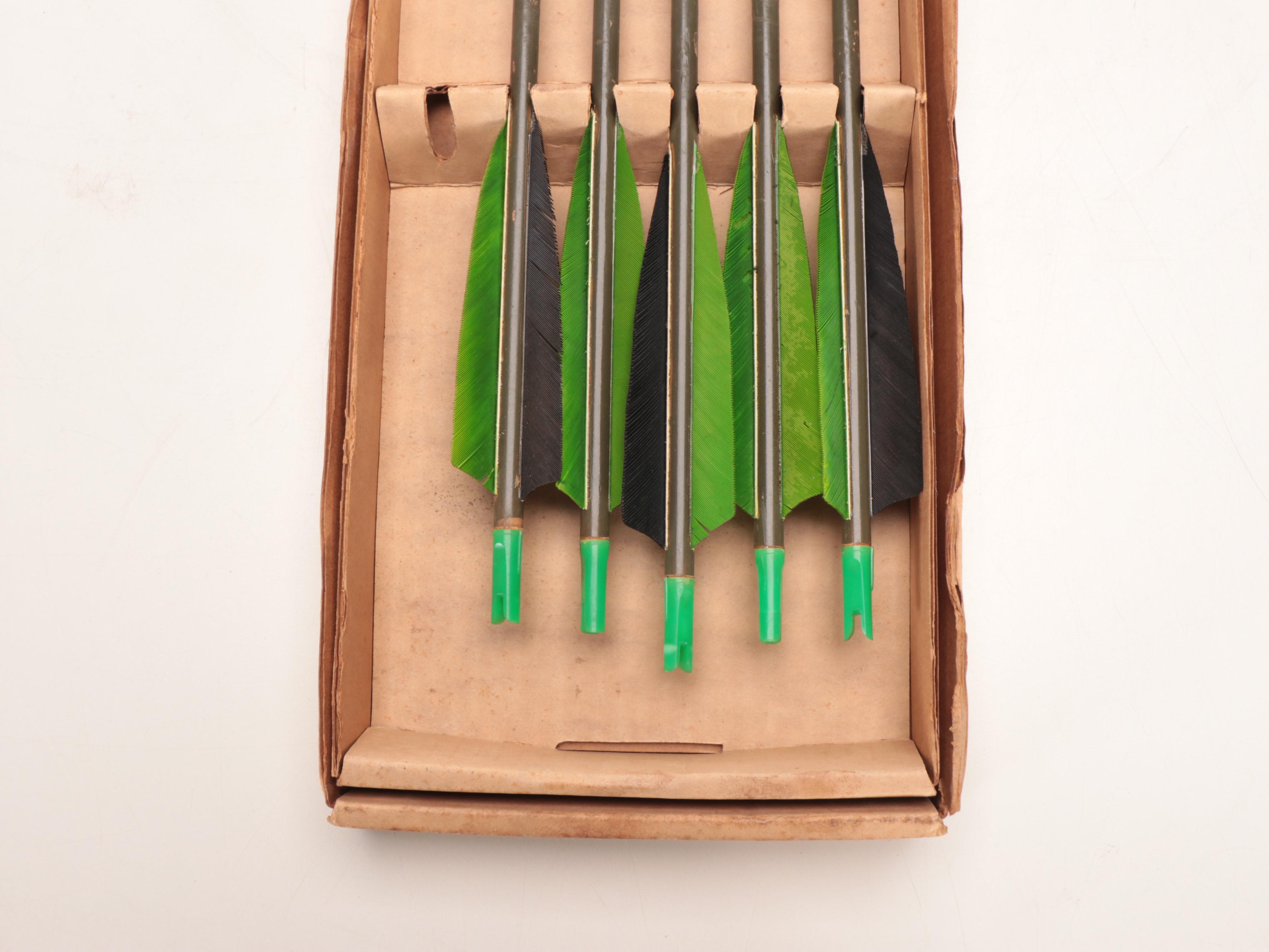 Kodiak Hunter "Bear" Recurve Bow with AG-900 Gordon Glass Arrows