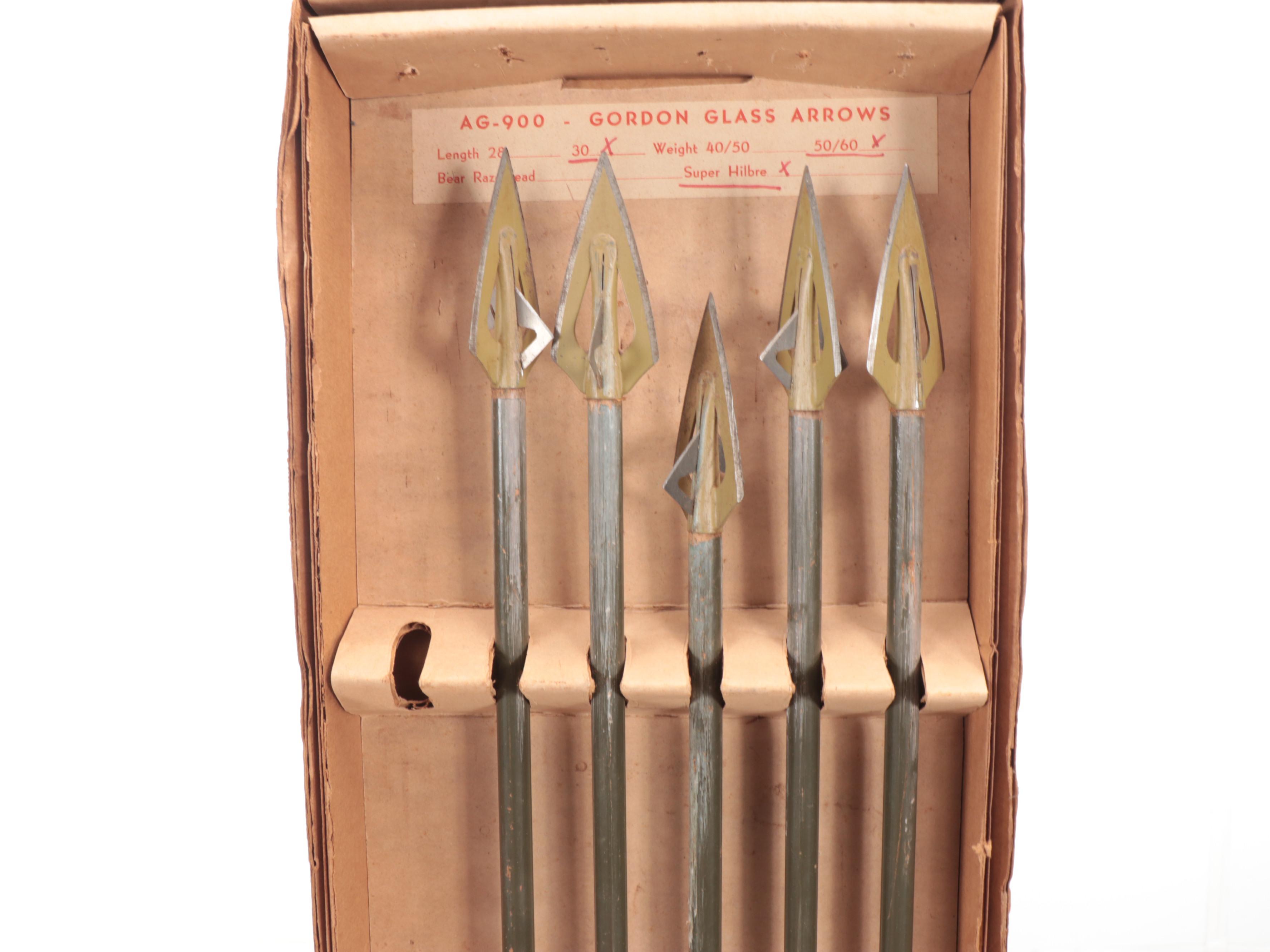 Kodiak Hunter "Bear" Recurve Bow with AG-900 Gordon Glass Arrows