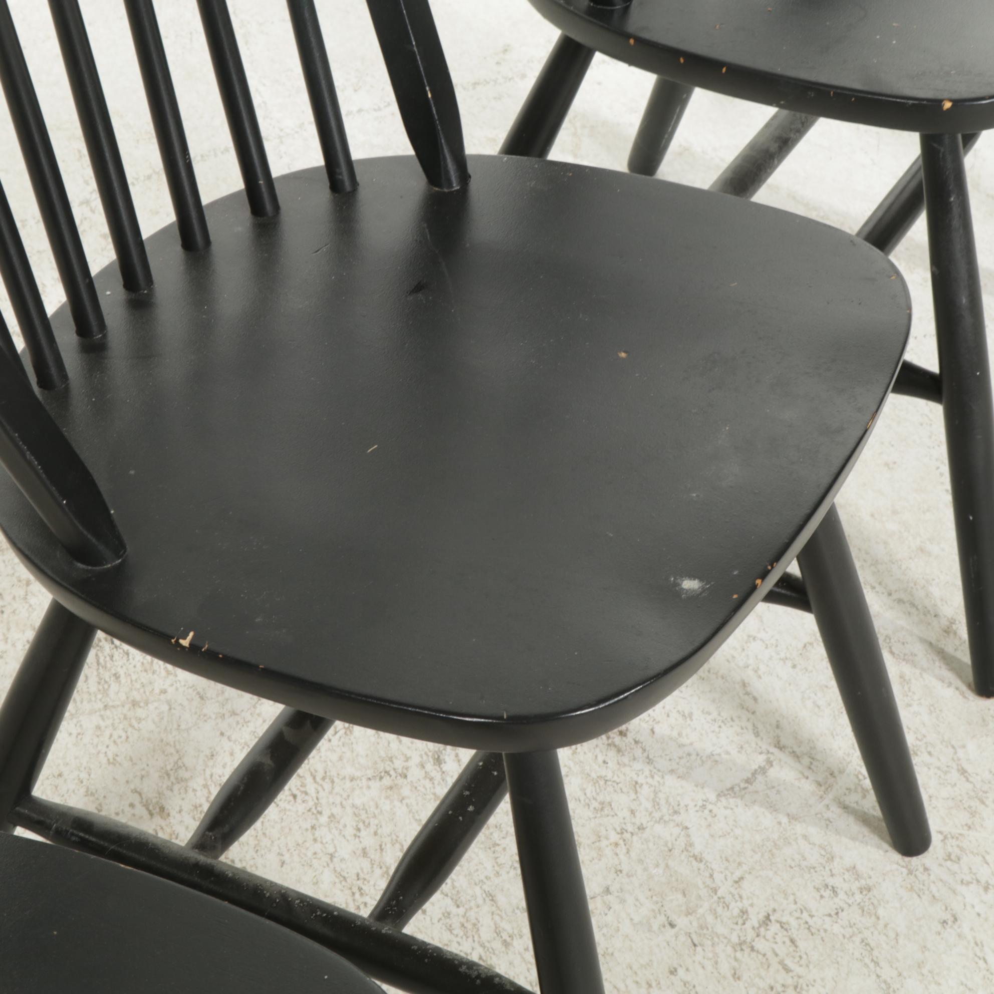 Six Black-Painted Bow-Back Windsor Dining Chairs, Late 20th to 21st Century