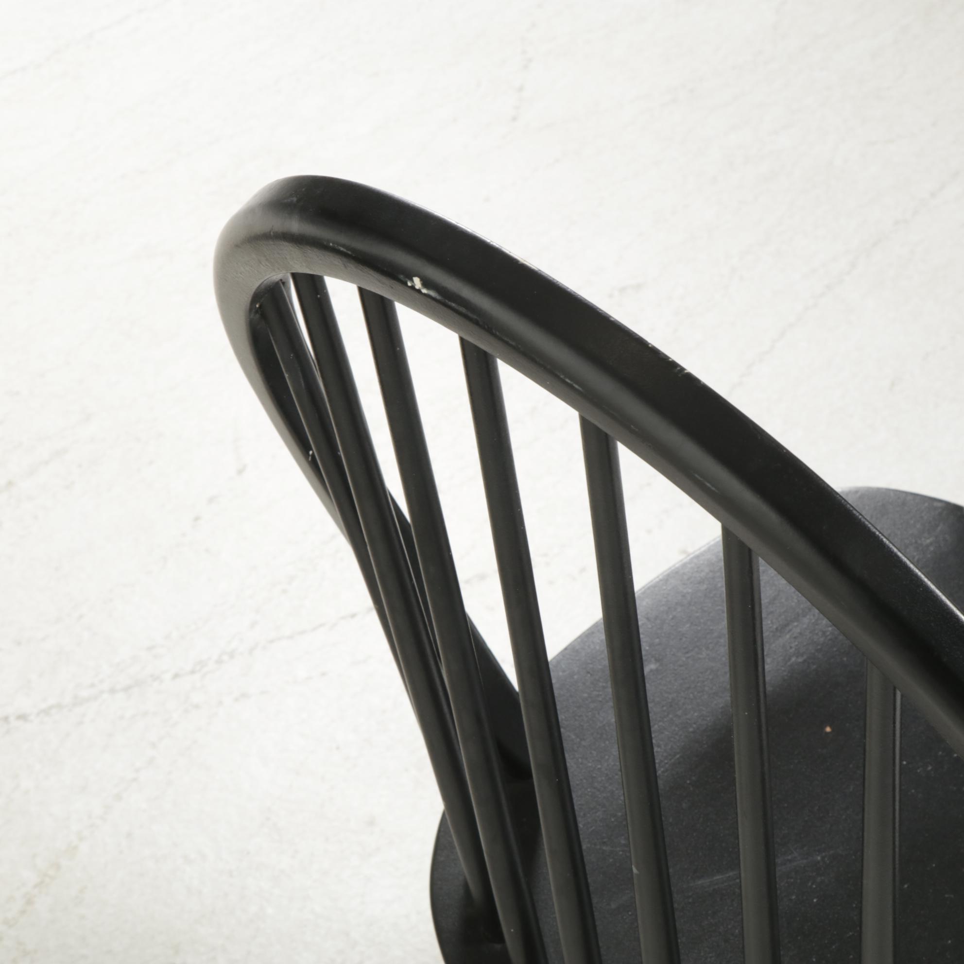 Six Black-Painted Bow-Back Windsor Dining Chairs, Late 20th to 21st Century