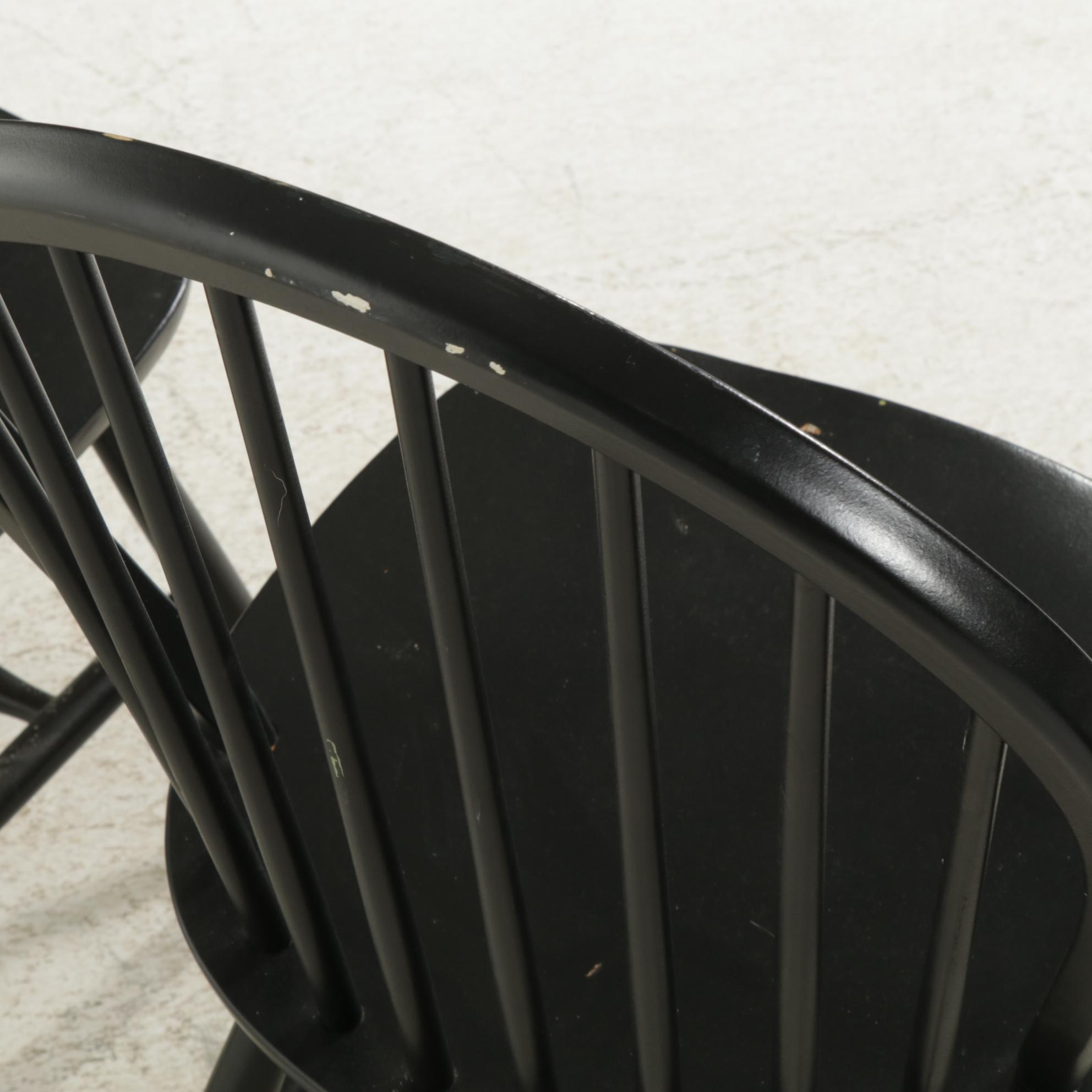 Six Black-Painted Bow-Back Windsor Dining Chairs, Late 20th to 21st Century